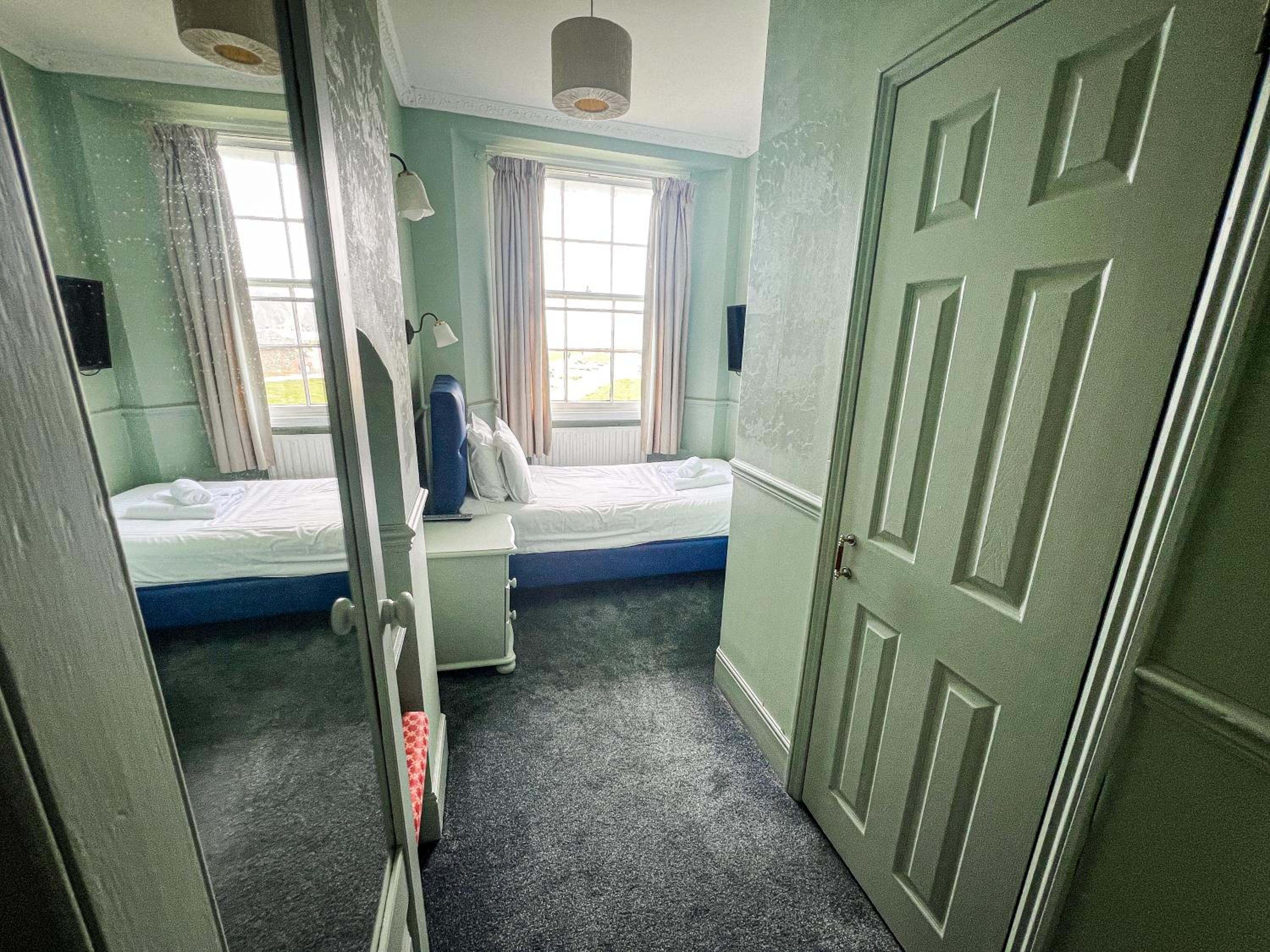 Single Room photo 1