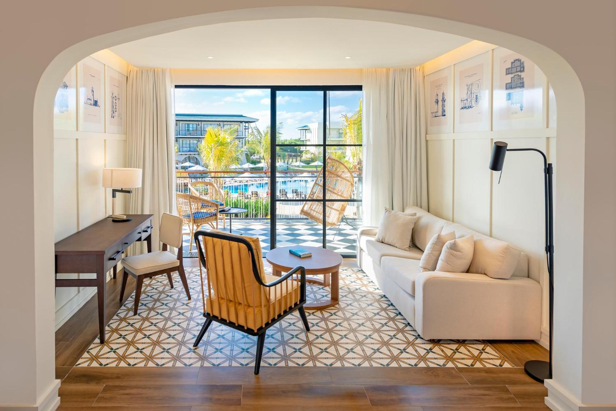 Junior Suite Pool View Single