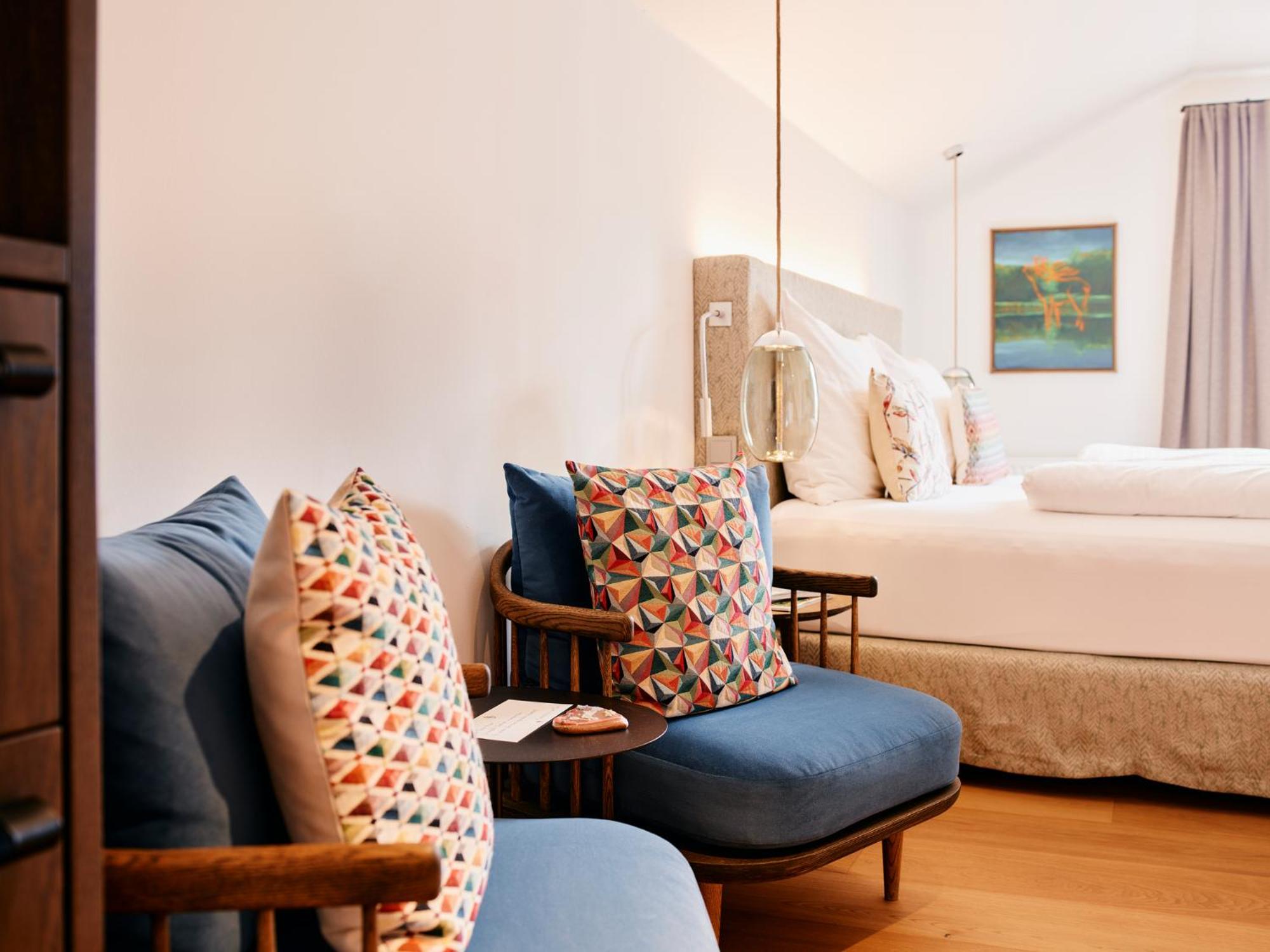 King Room with Lake View - Photo 2