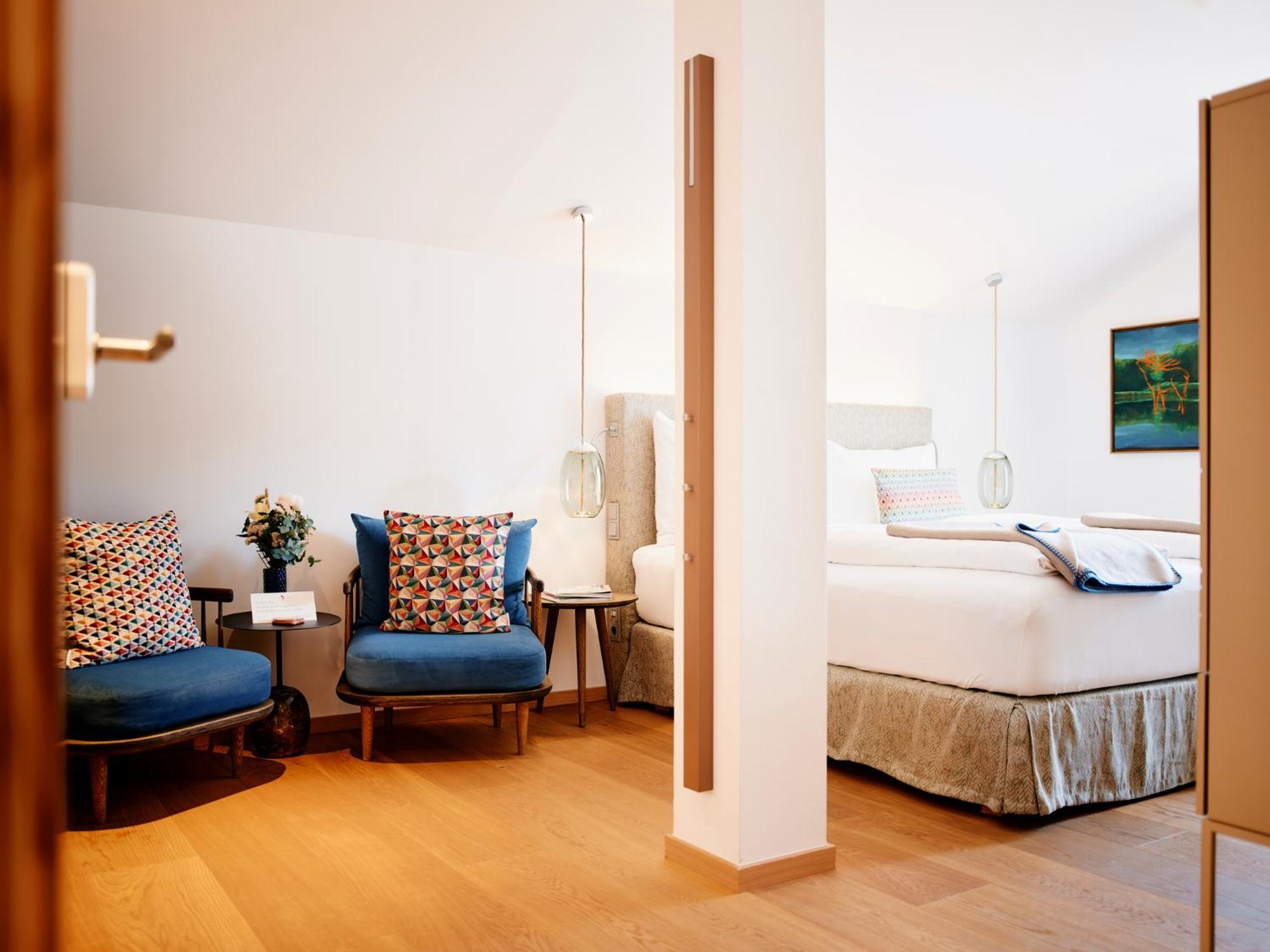 King Room with Lake View - Photo 3