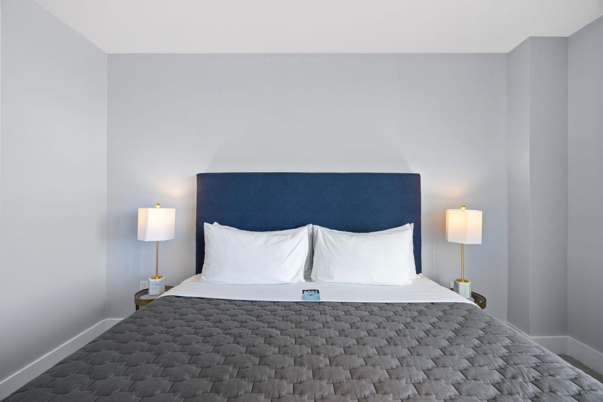 Signature King One Schlafzimmer Suite - mit Kochnische und Balkon
