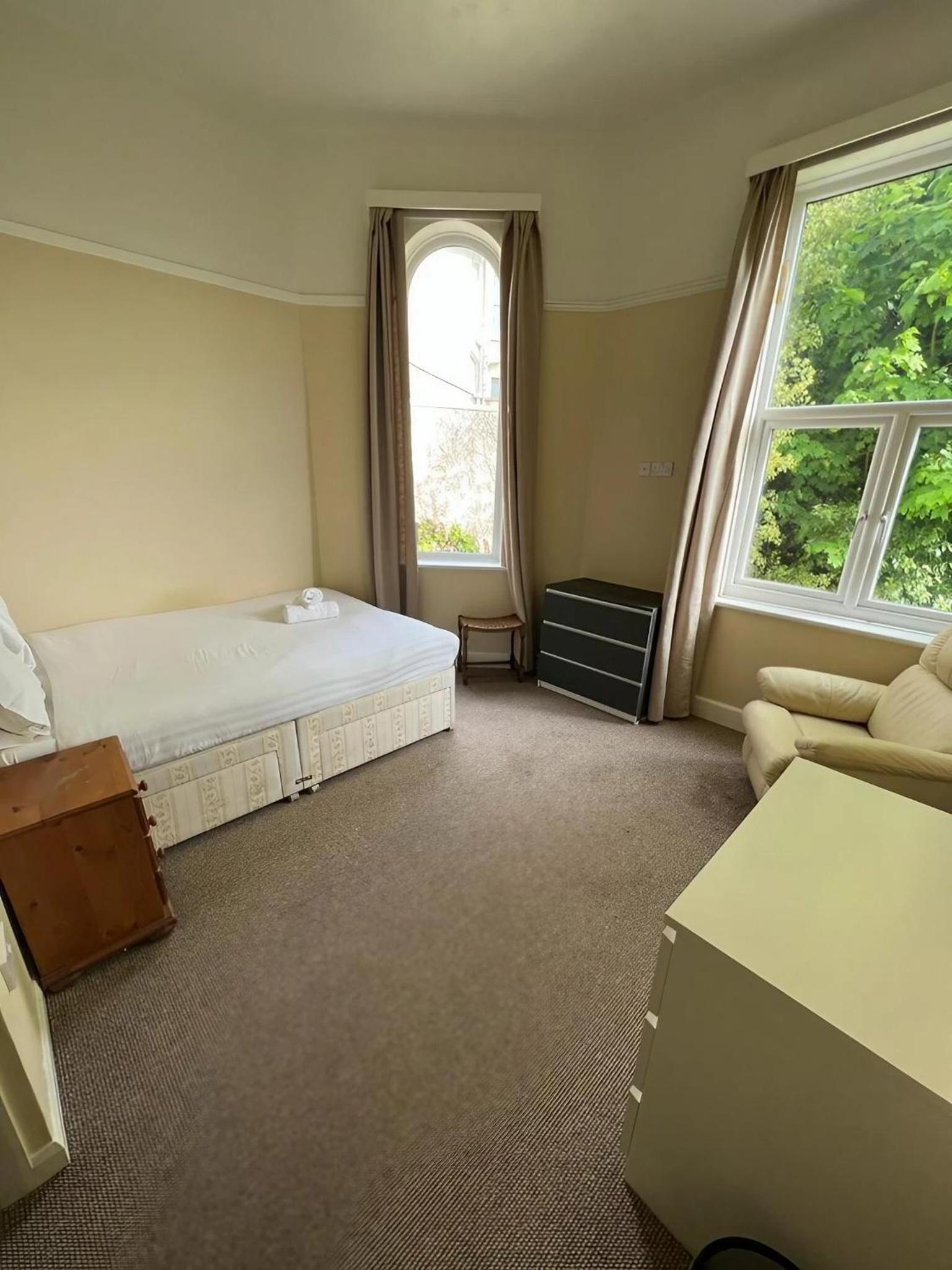 Small Double Room - Photo 3