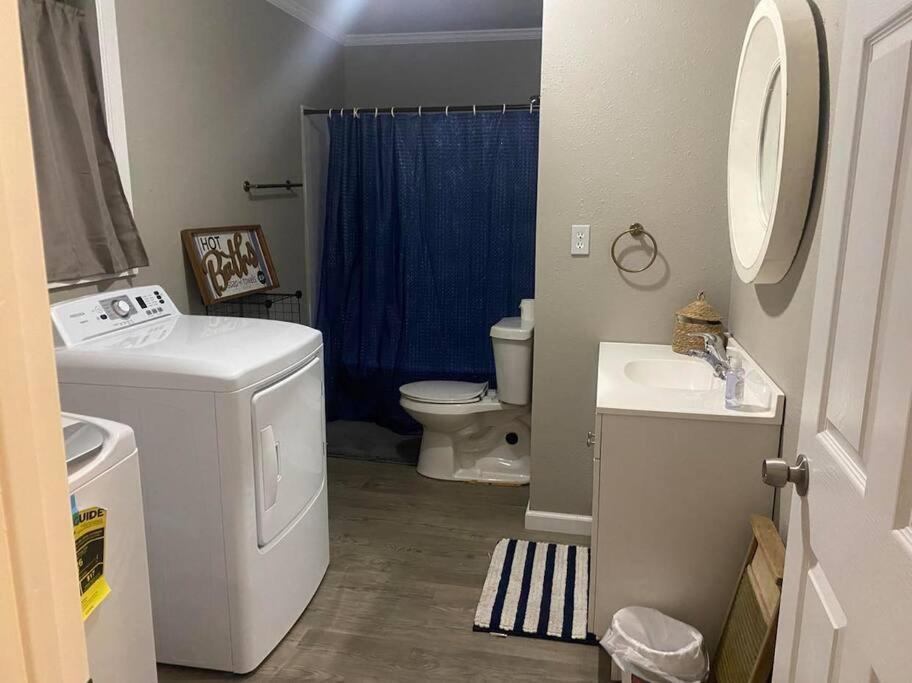 Three-Bedroom House photo 3