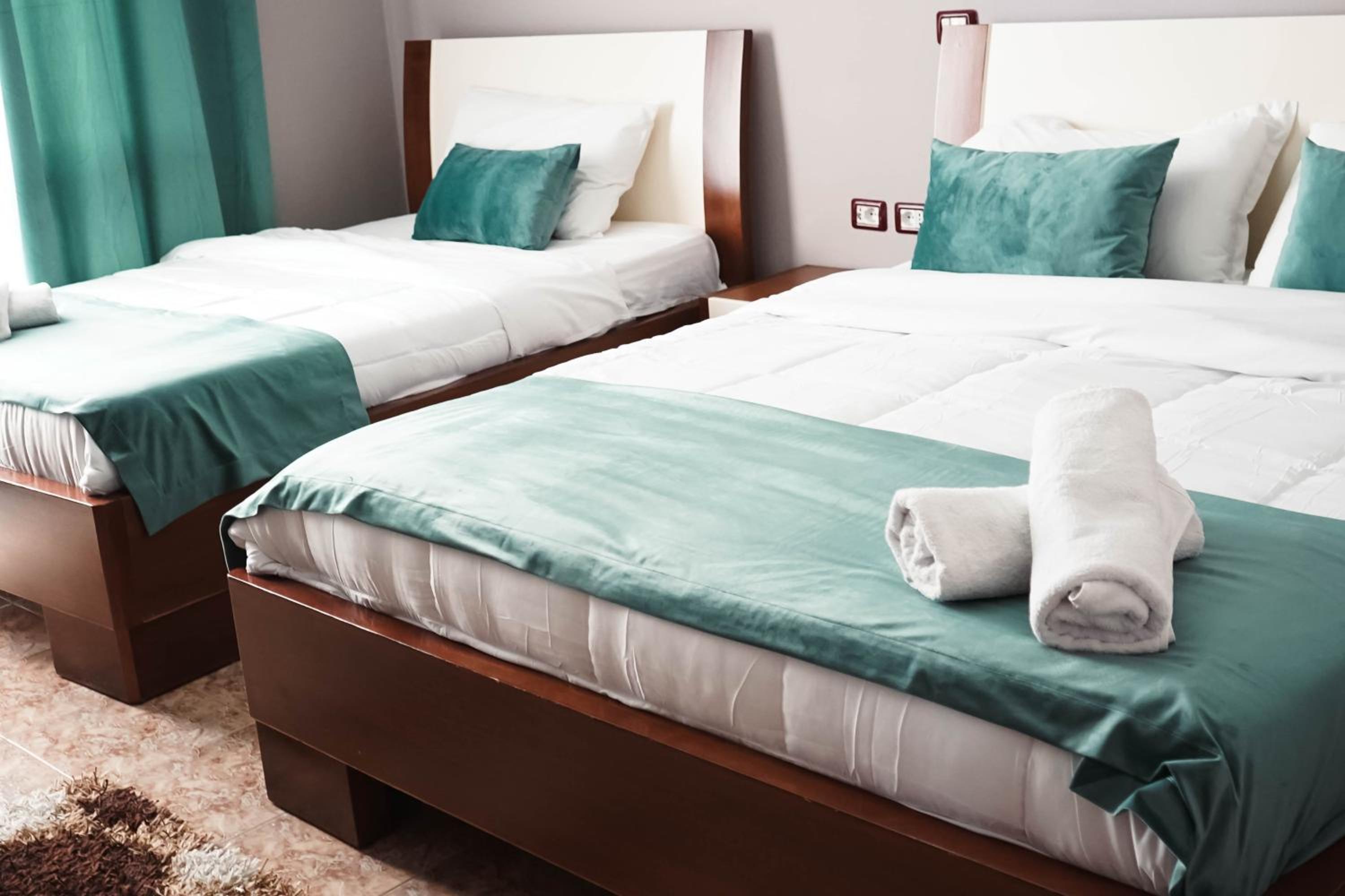 Triple Room with Balcony and Partial Sea View