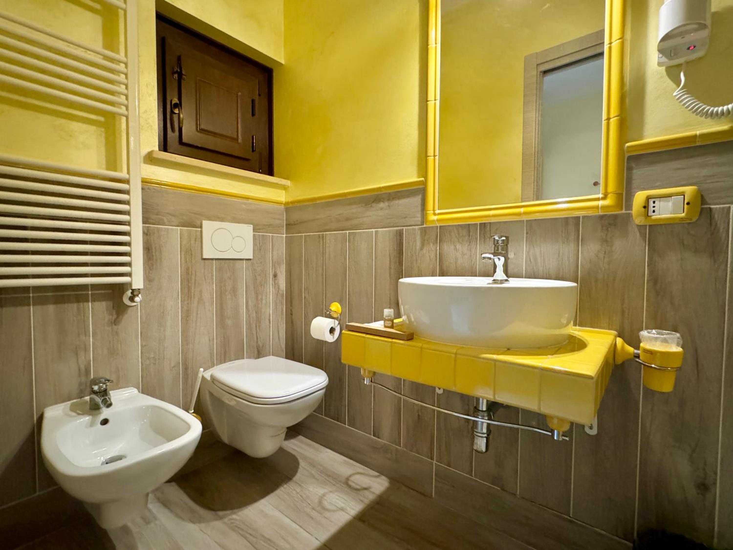 Single Room photo 3