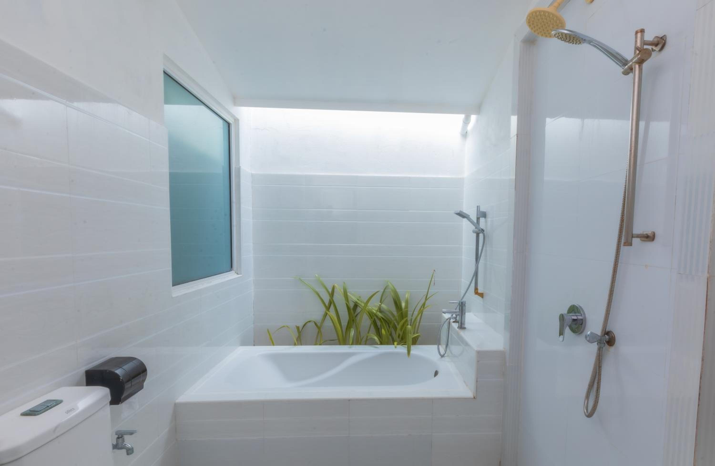 Deluxe Double Room With Bath photo 2