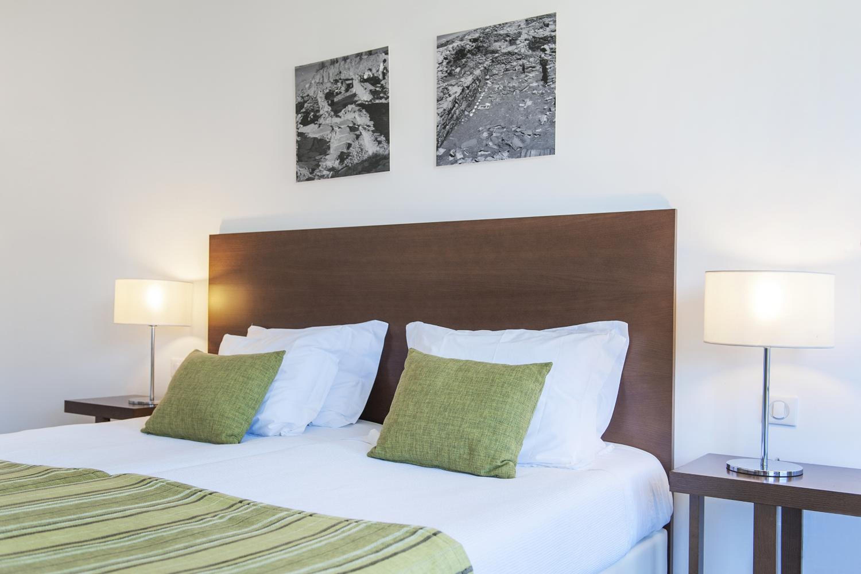 Double or Twin Room with River View - Photo 4