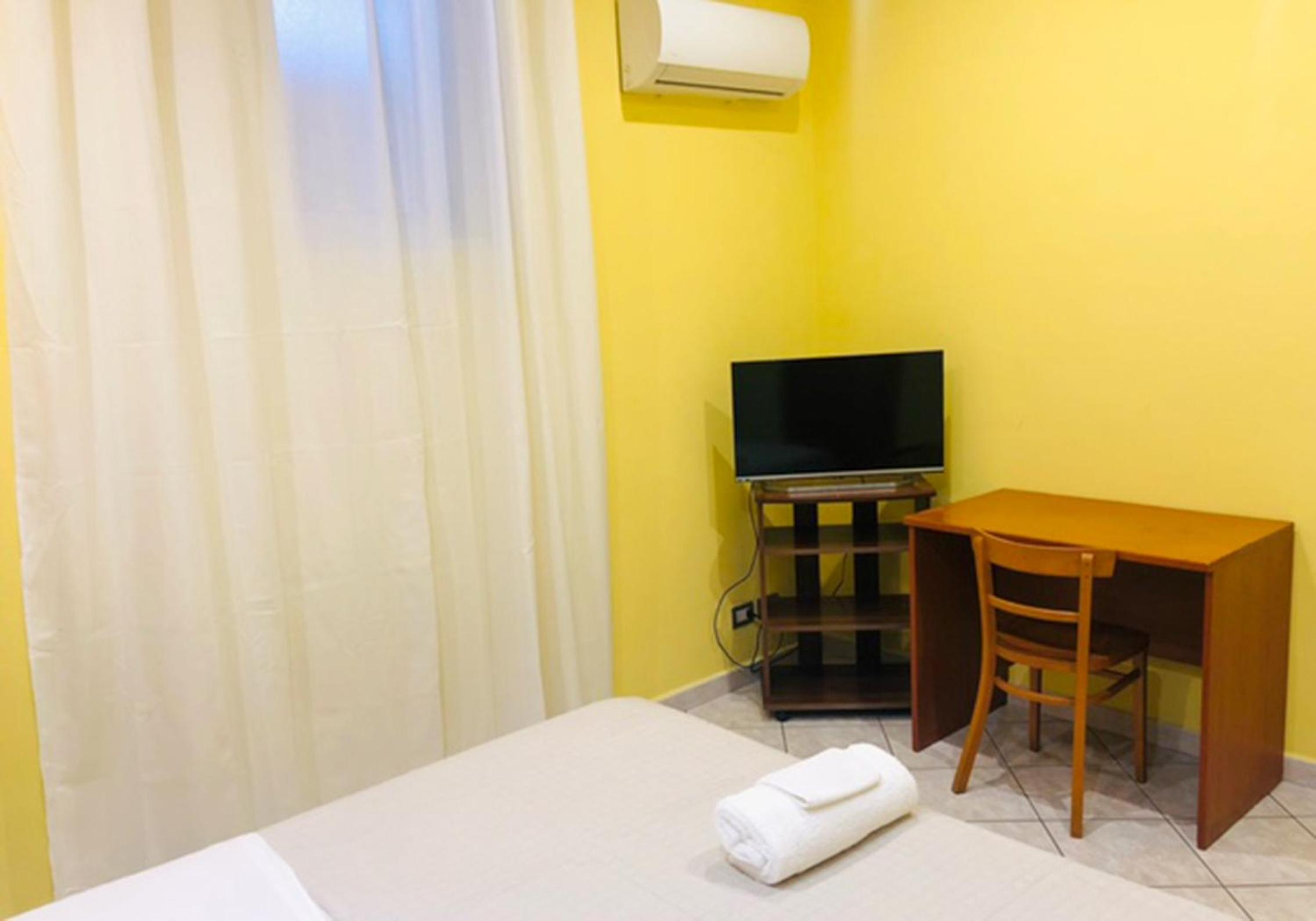 Double Room With Private Bathroom photo 2