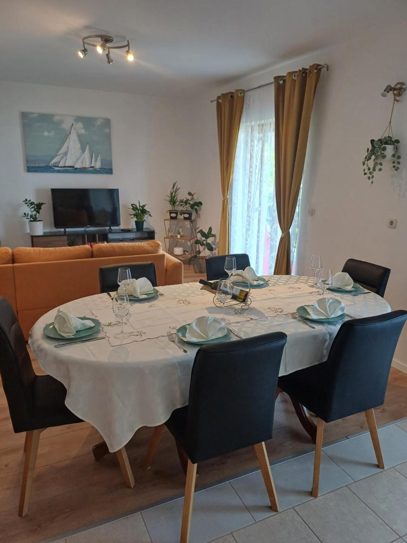 Three-Bedroom Apartment - Photo 16