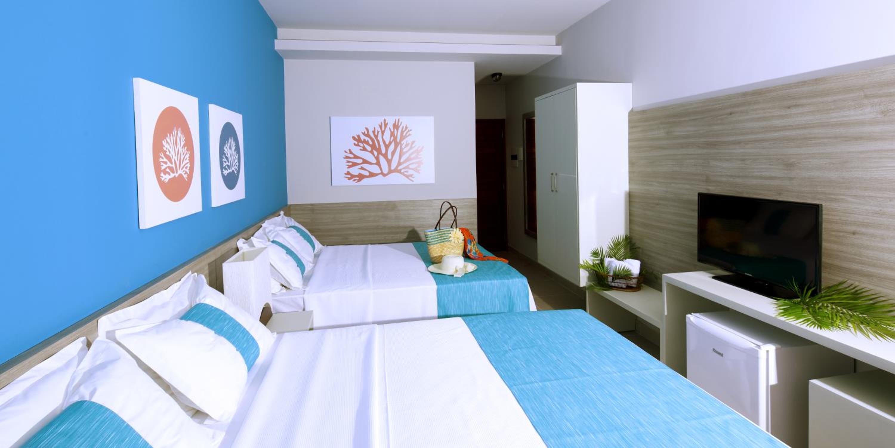 Standard Queen Room with Two Queen Beds and Balcony photo 1