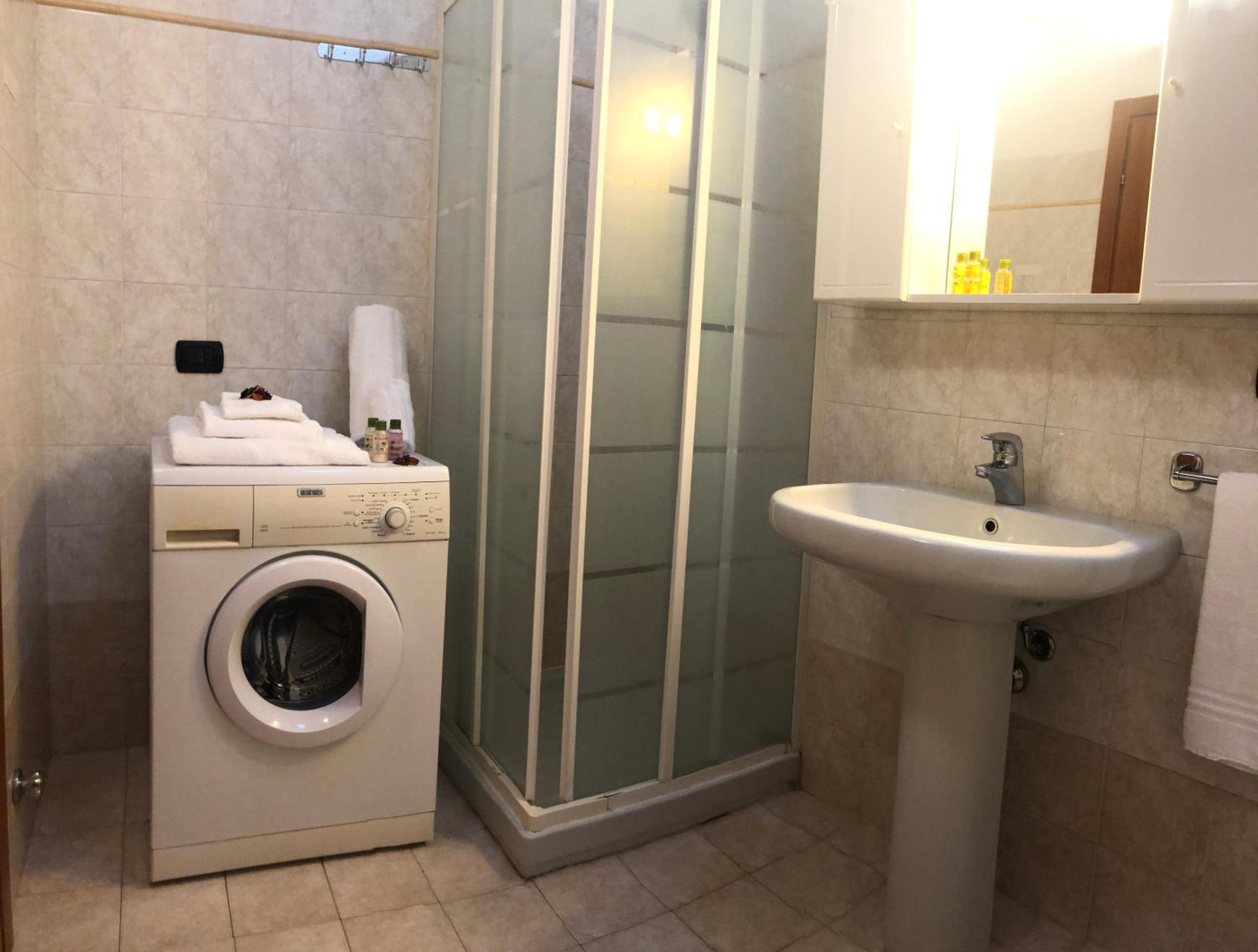 Two-Bedroom Apartment - Photo 4