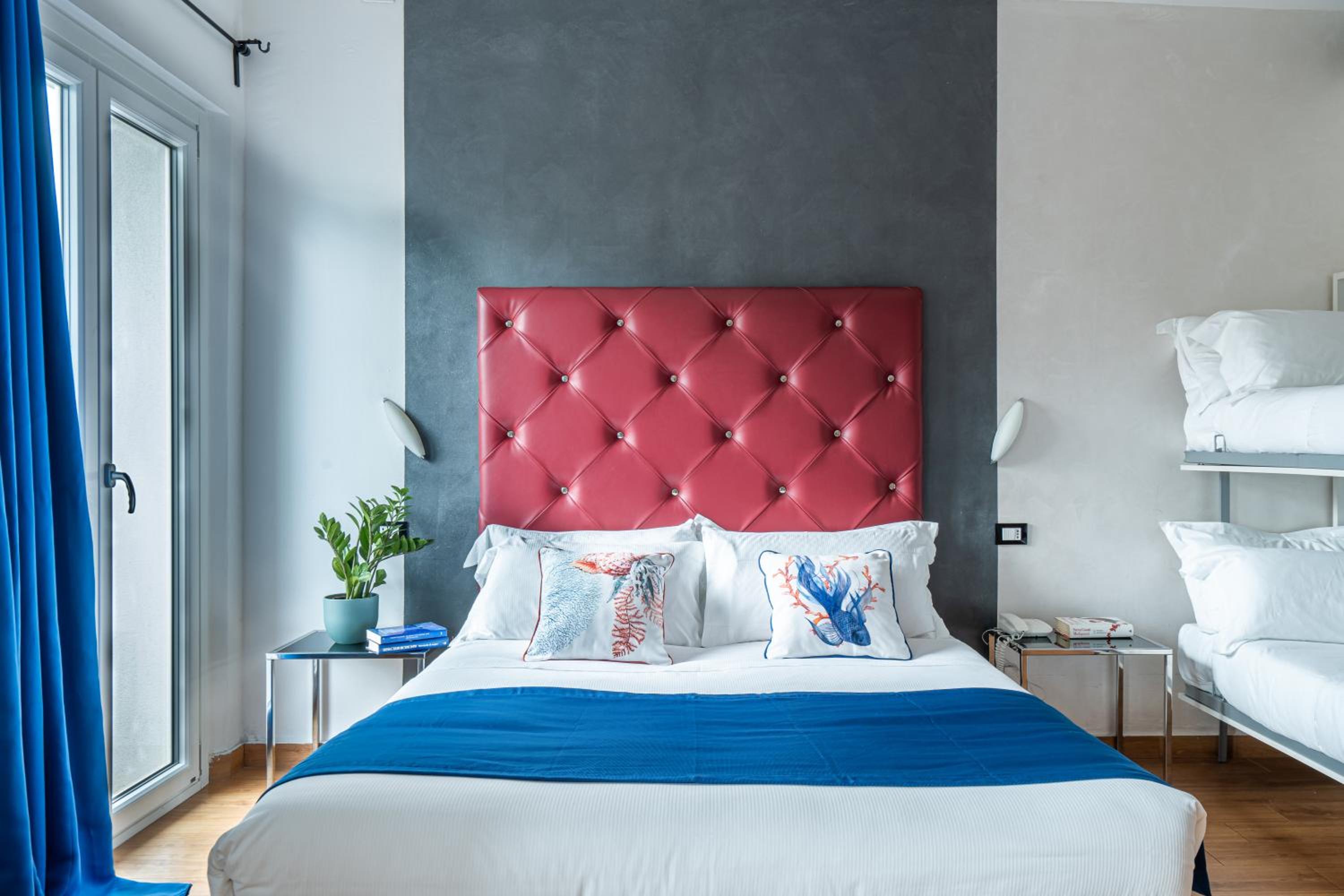 Quadruple Room with Terrace