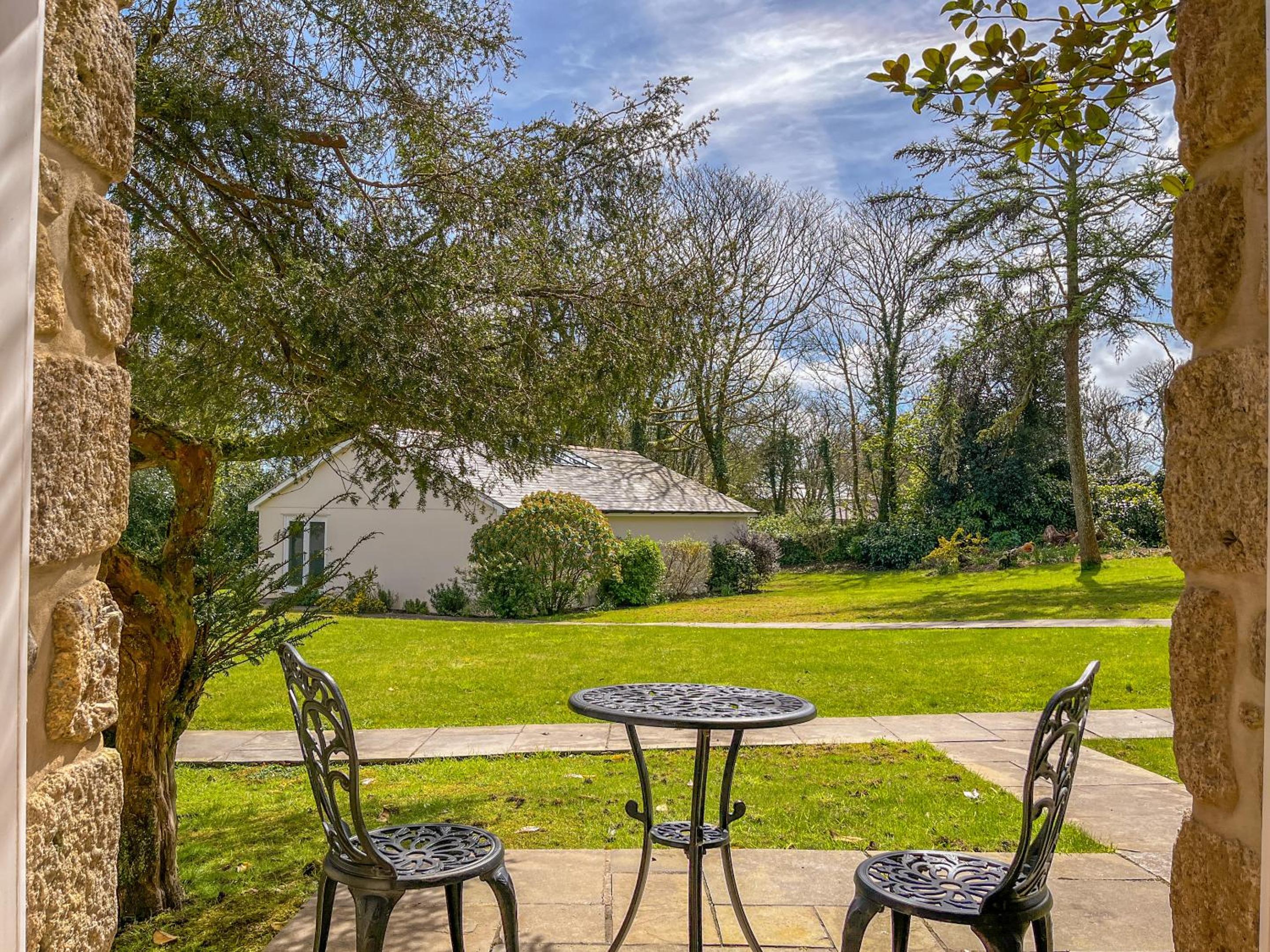 Cottage with Garden View photo 3