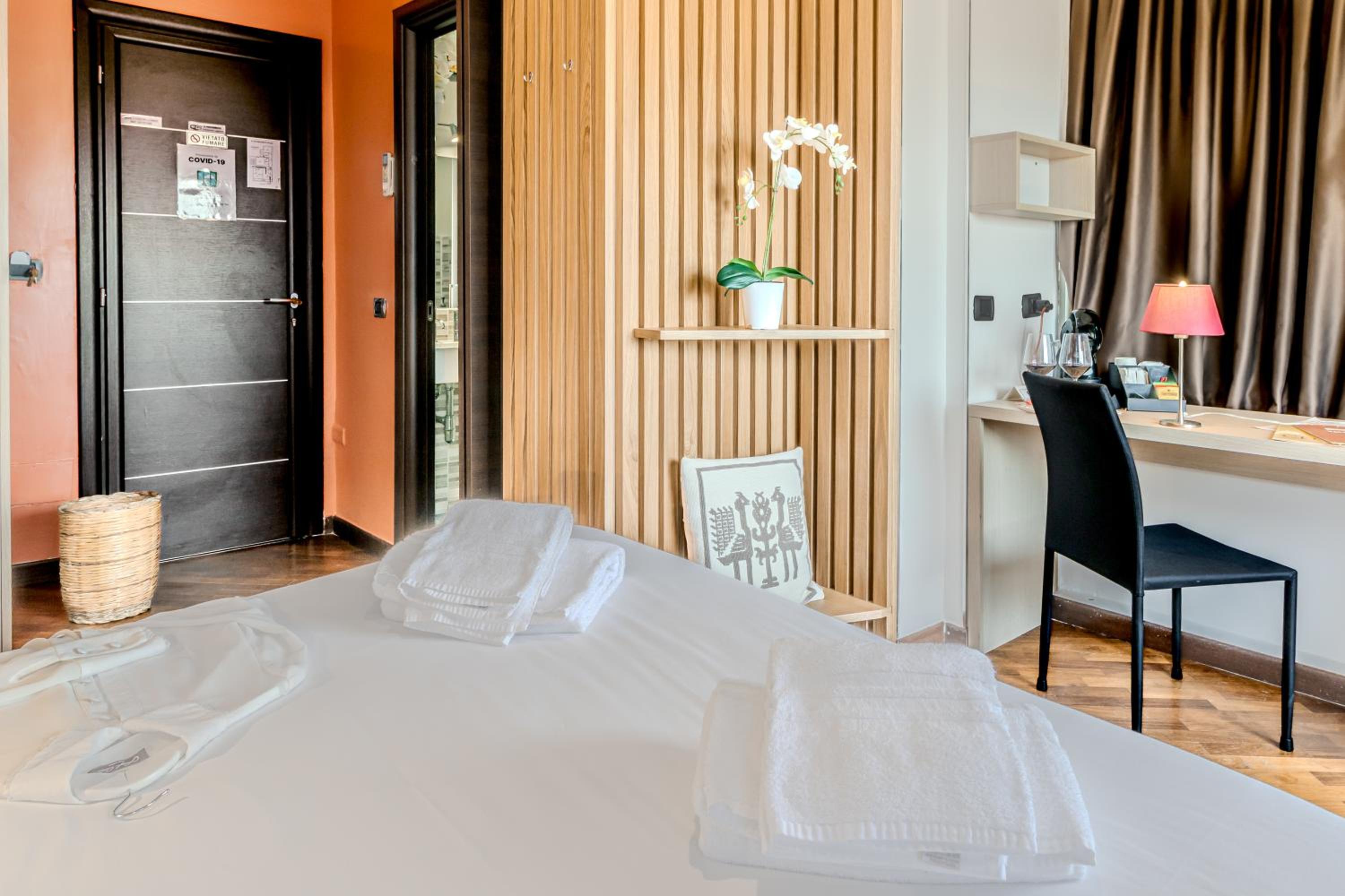 Double Room with Balcony photo 3