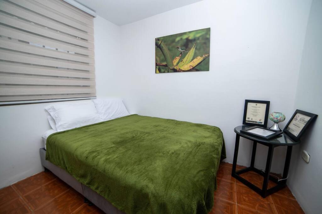Five-Bedroom House photo 1