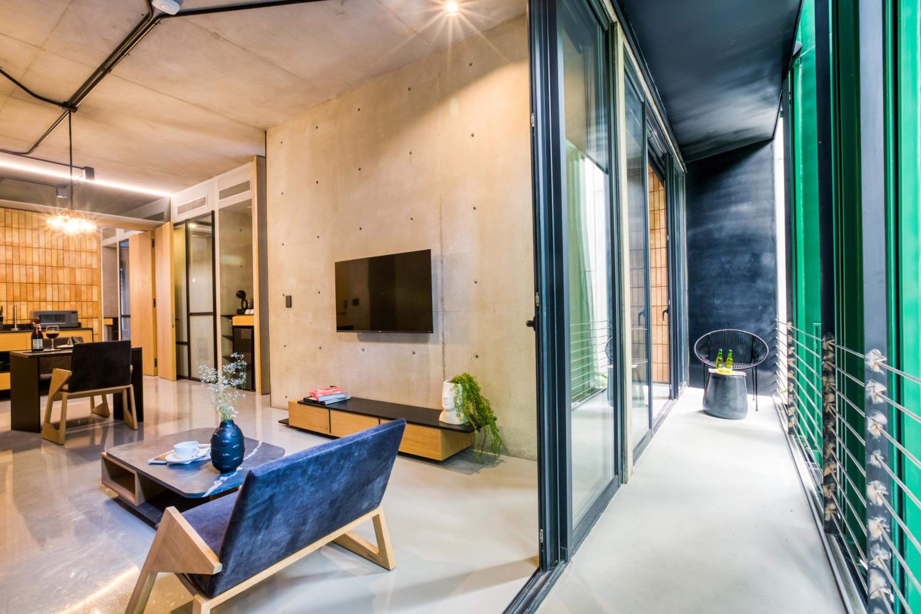 Premium Apartment With Balcony