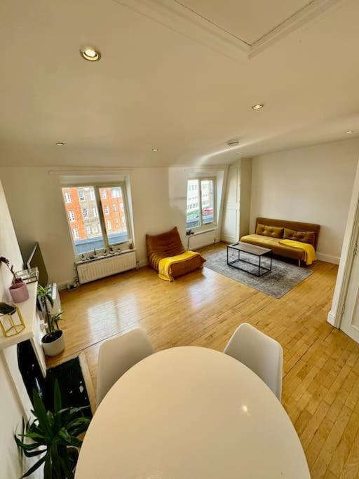 One-Bedroom Apartment photo 3