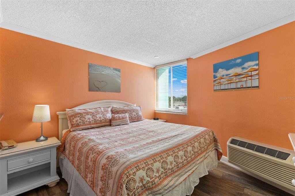 Studio Apartment - Photo 2