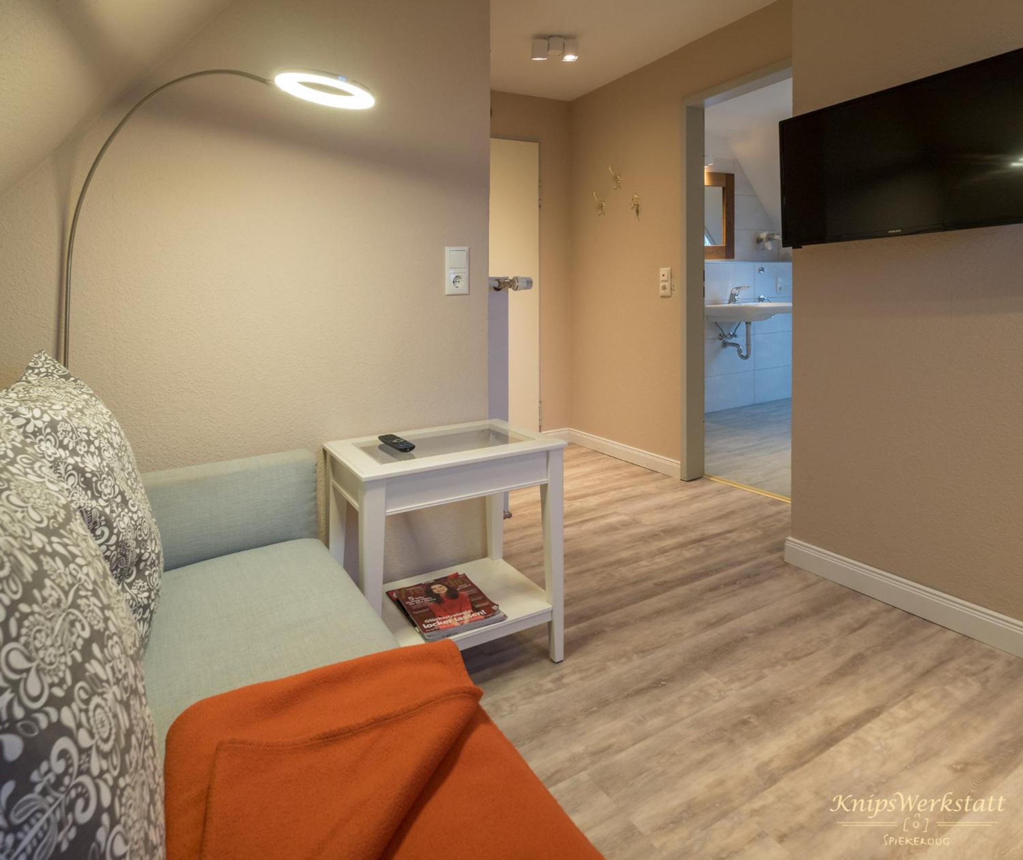 One-Bedroom Apartment photo 1