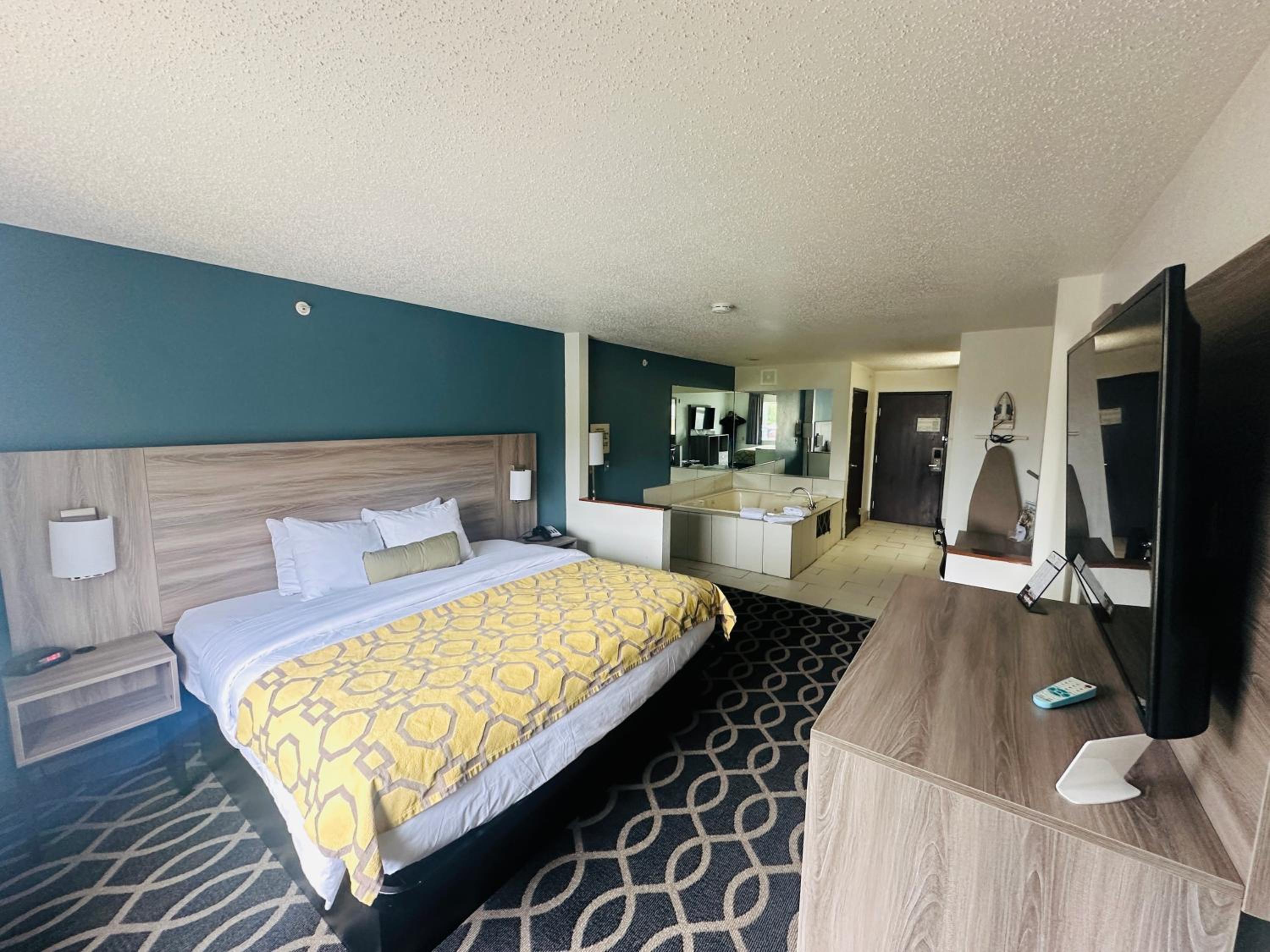Deluxe King Studio Suite - Non-Smoking - Photo 2
