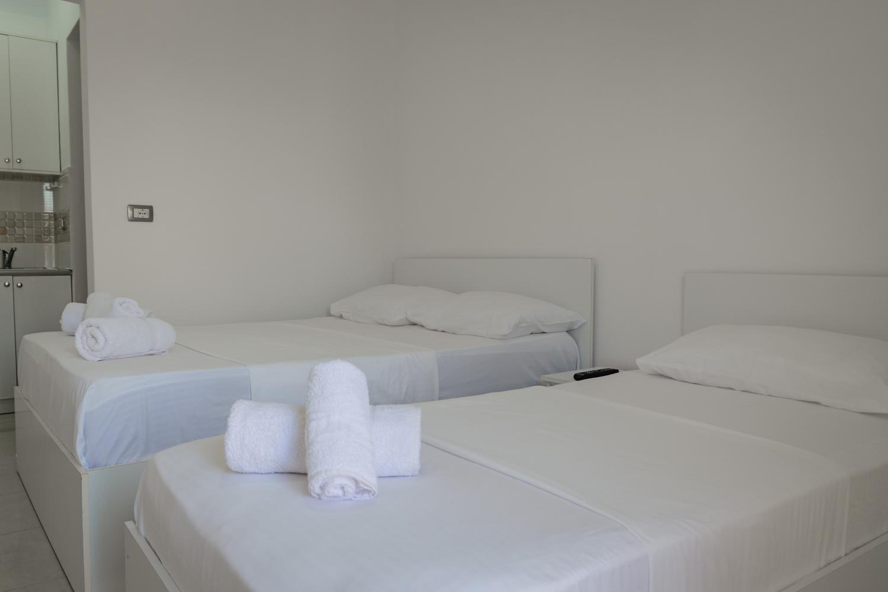 Standard Triple Room photo 3