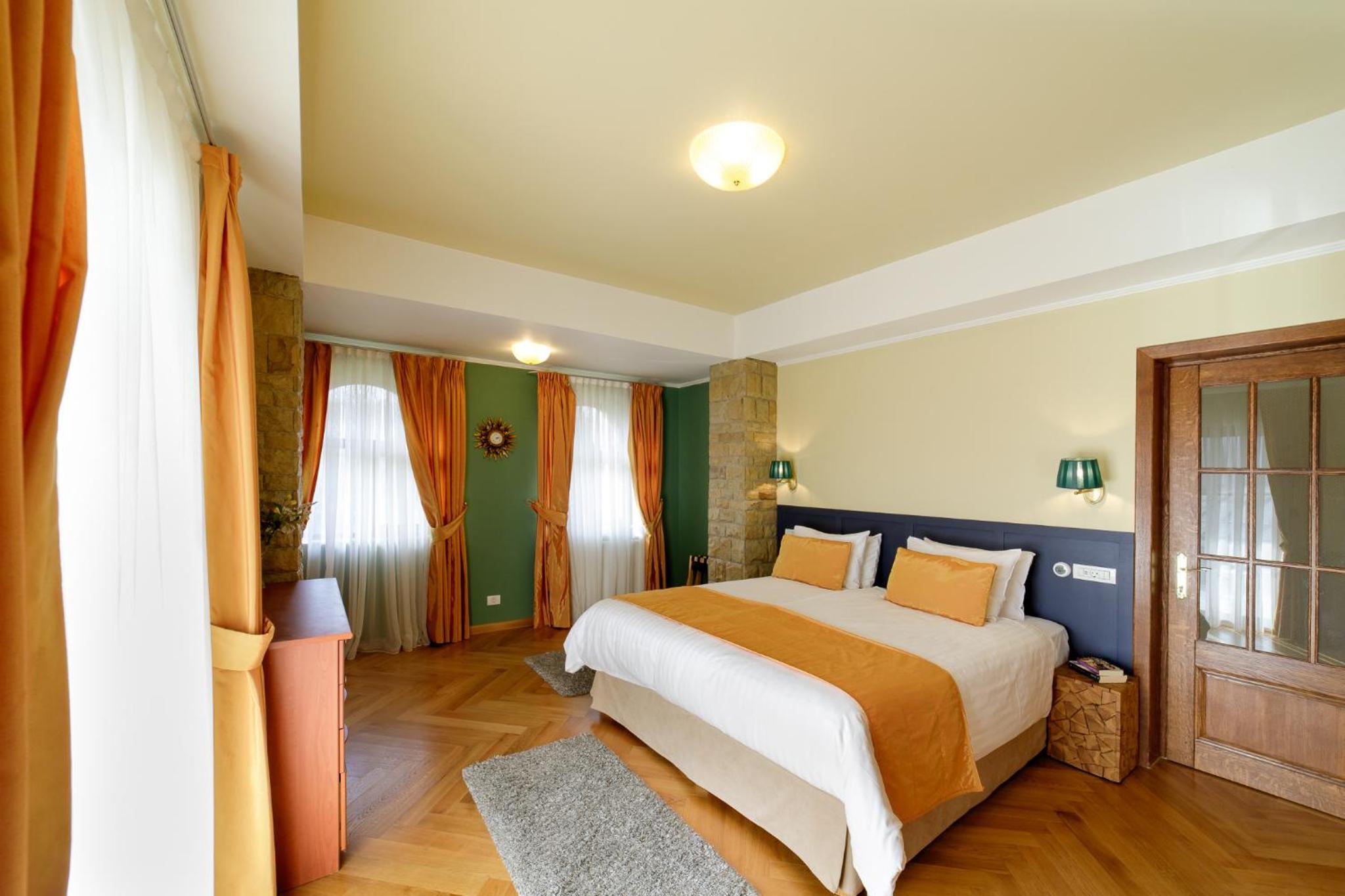 Two-Bedroom Suite - Photo 6