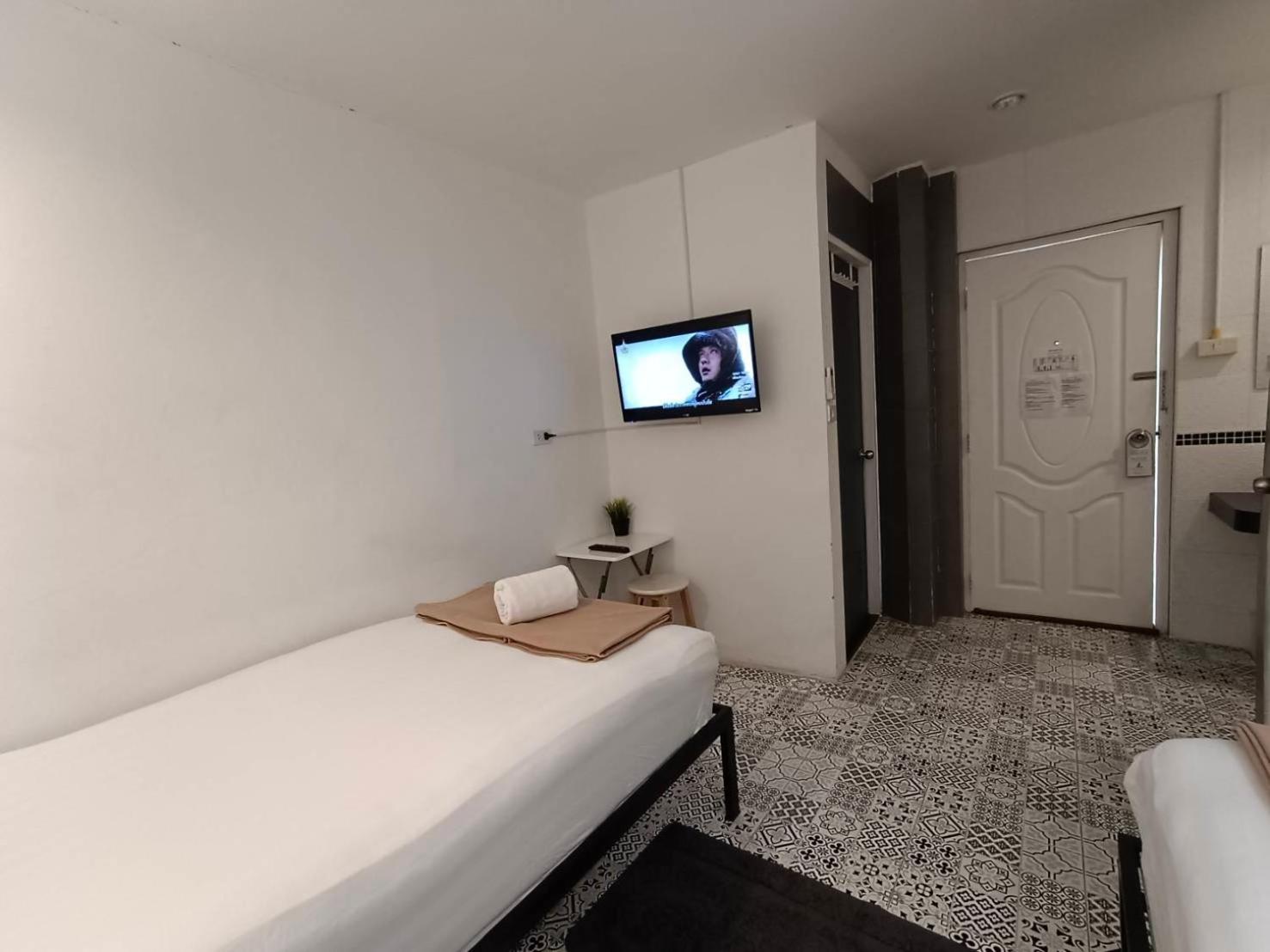 Standard Twin Room photo 3