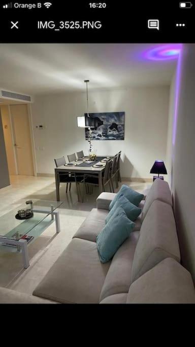 Apartamento de Dos Habitaciones con Vista a la Montaña