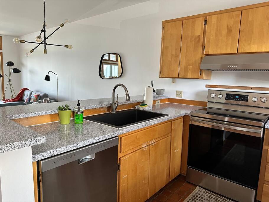 Two-Bedroom Apartment With Ocean View photo 3