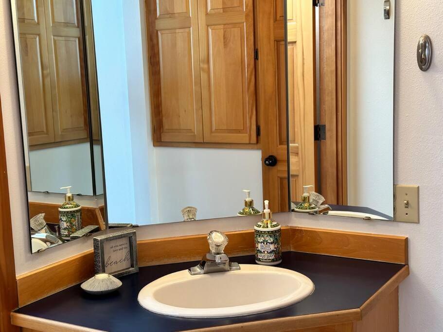 Two-Bedroom Apartment With Ocean View photo 2