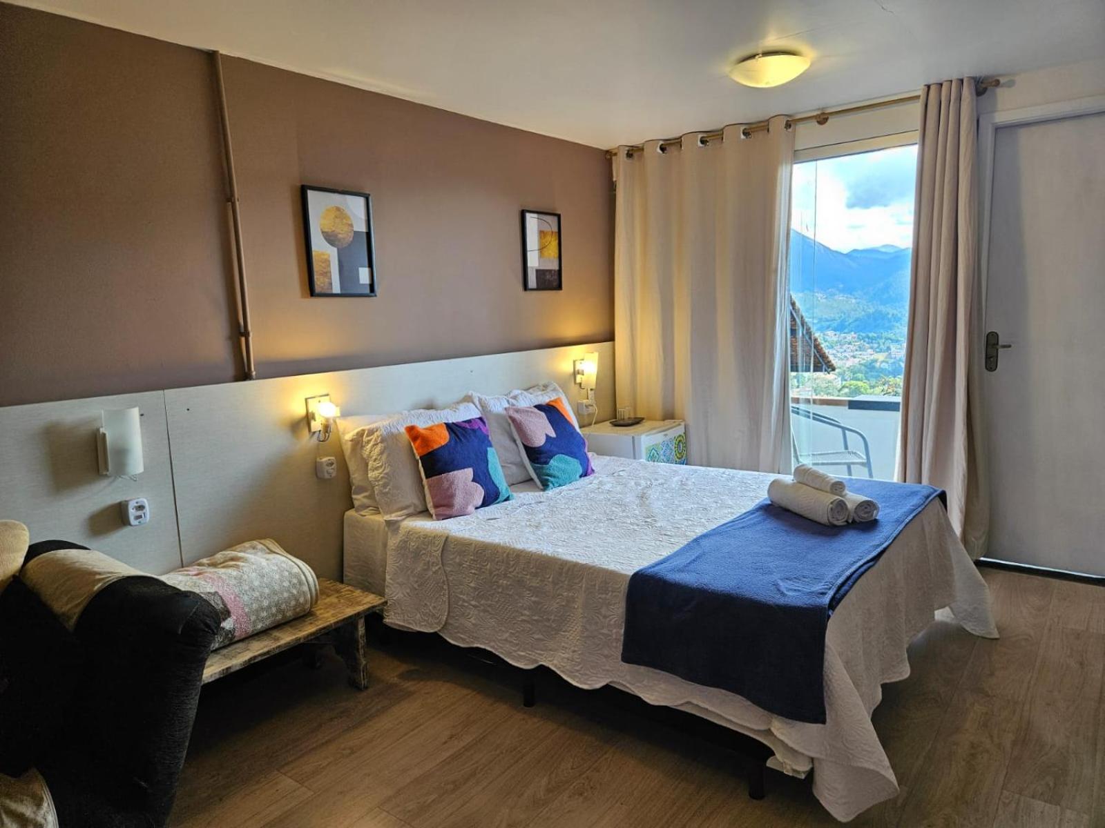 Suite with Mountain View photo 2
