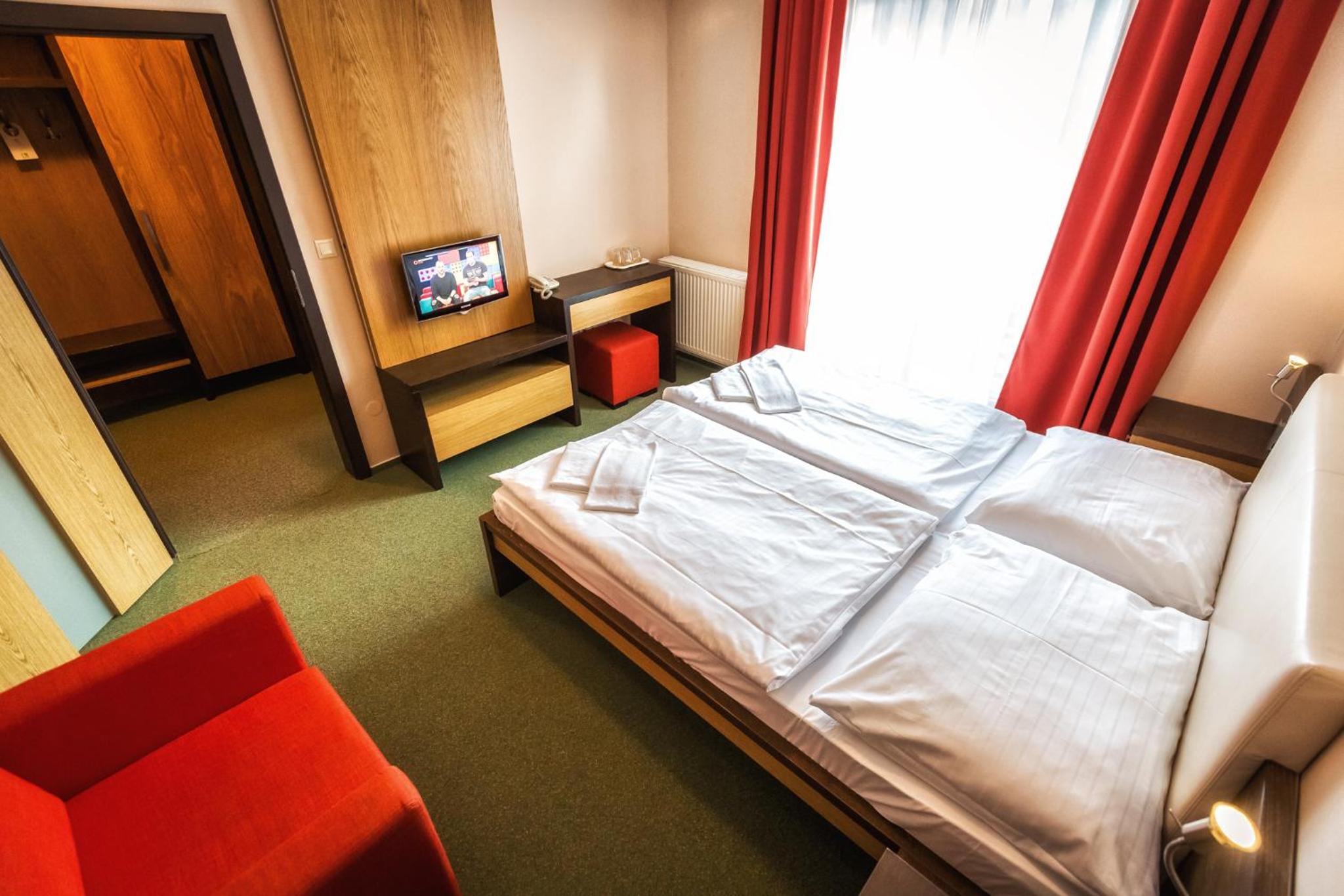 Small Double Room photo 1