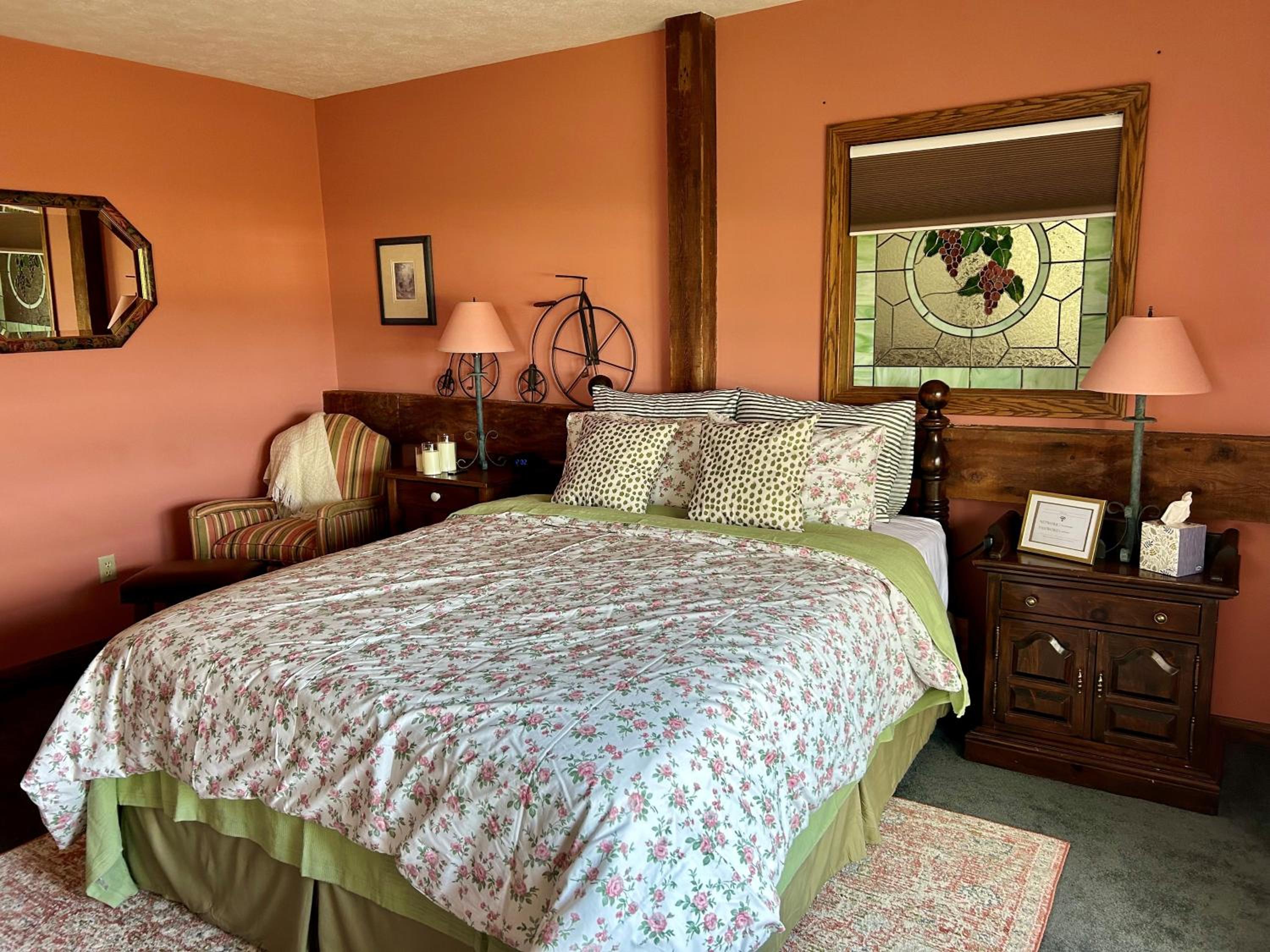 Queen Room photo 1