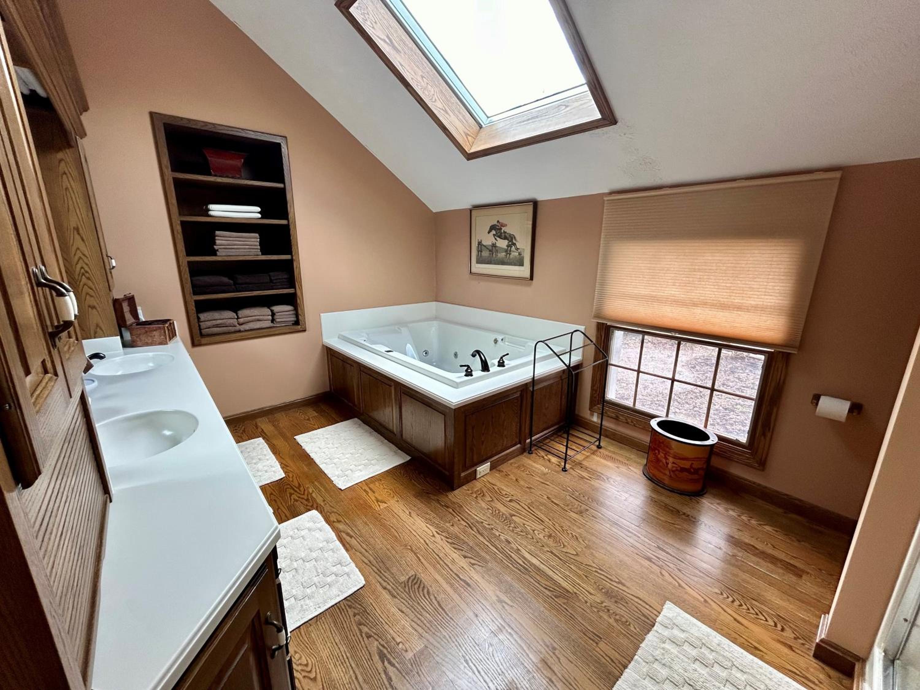 King Room with Spa Bath photo 2