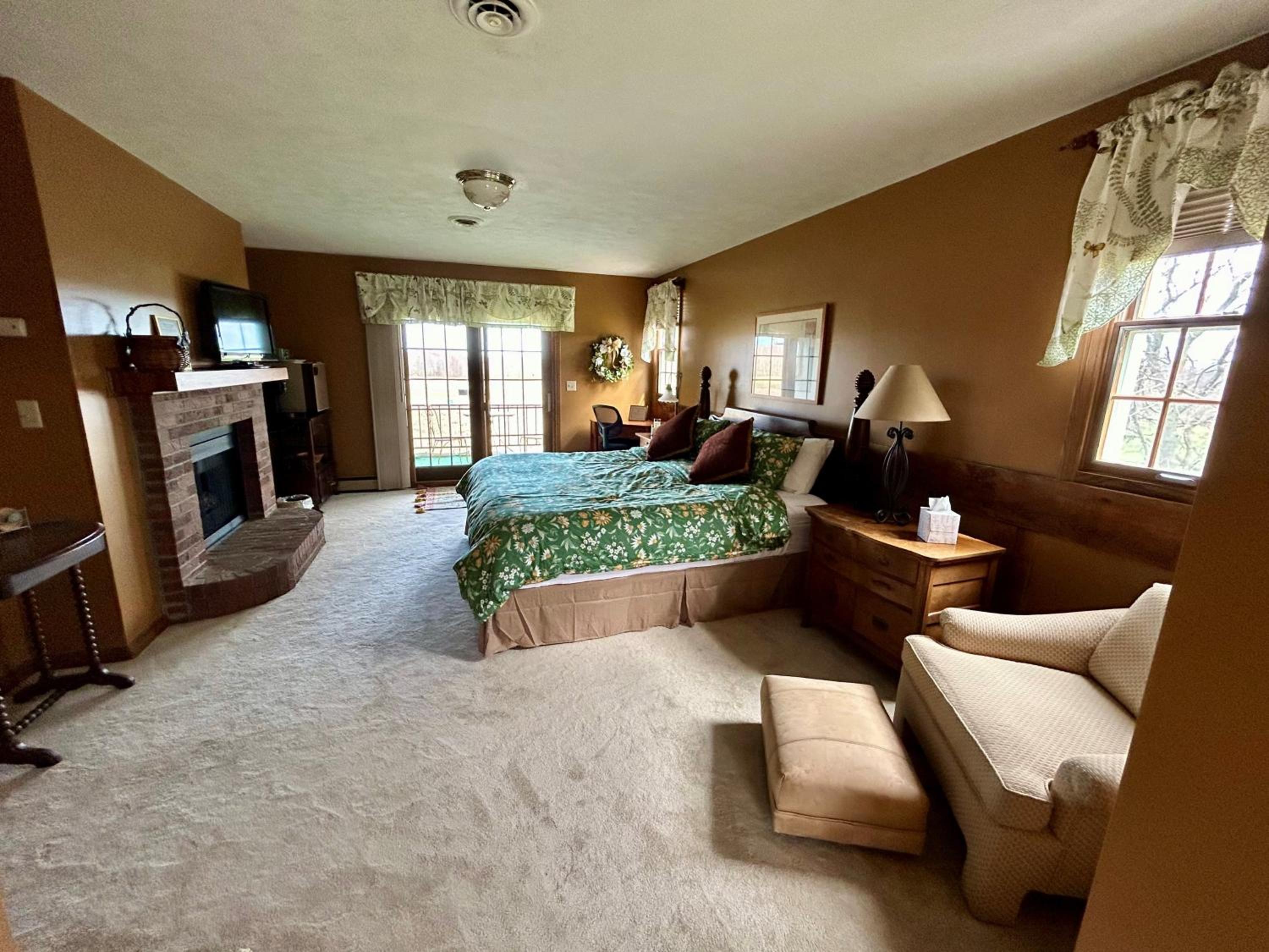 King Room with Balcony photo 2