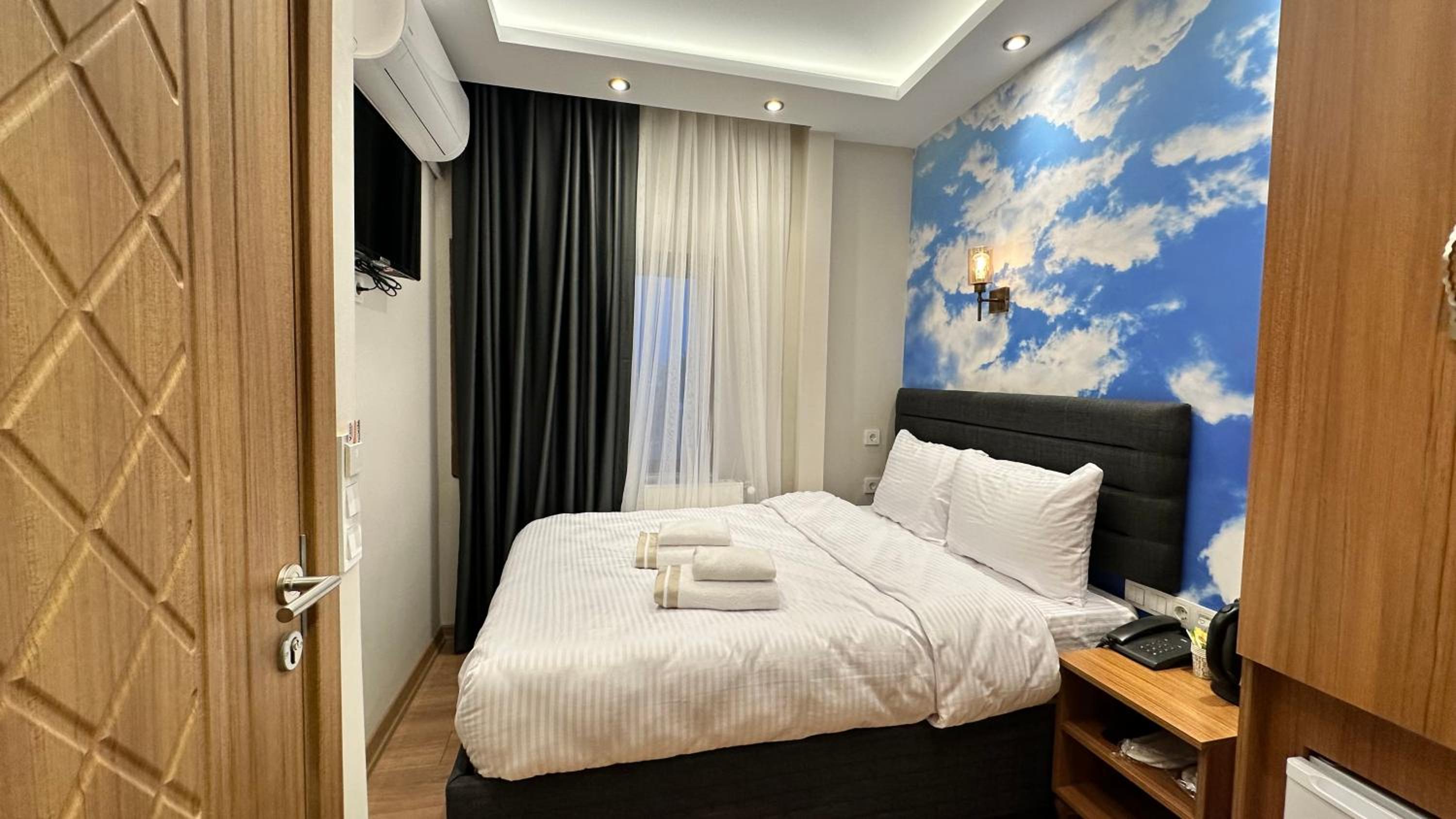 Deluxe Single Room with Sea View photo 1