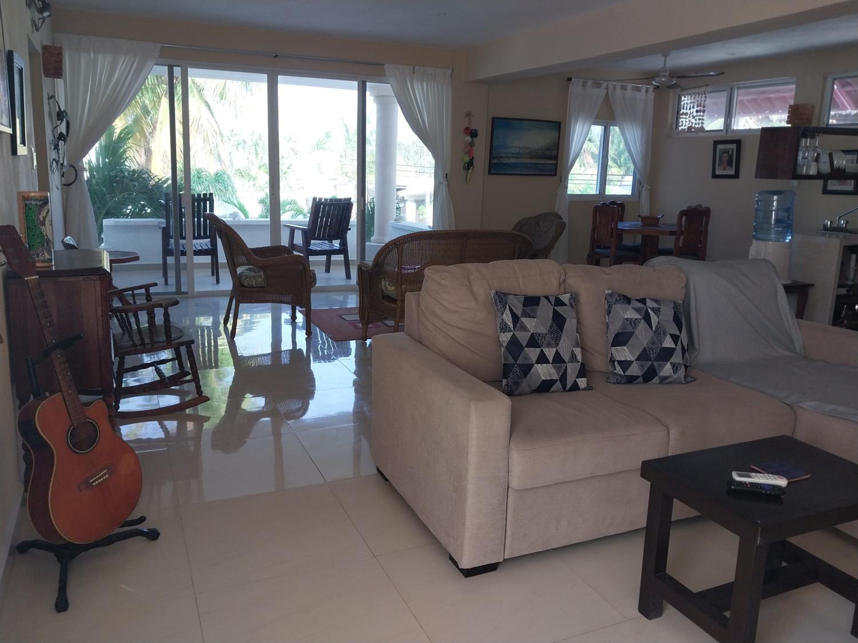 King Suite with Balcony - Photo 11