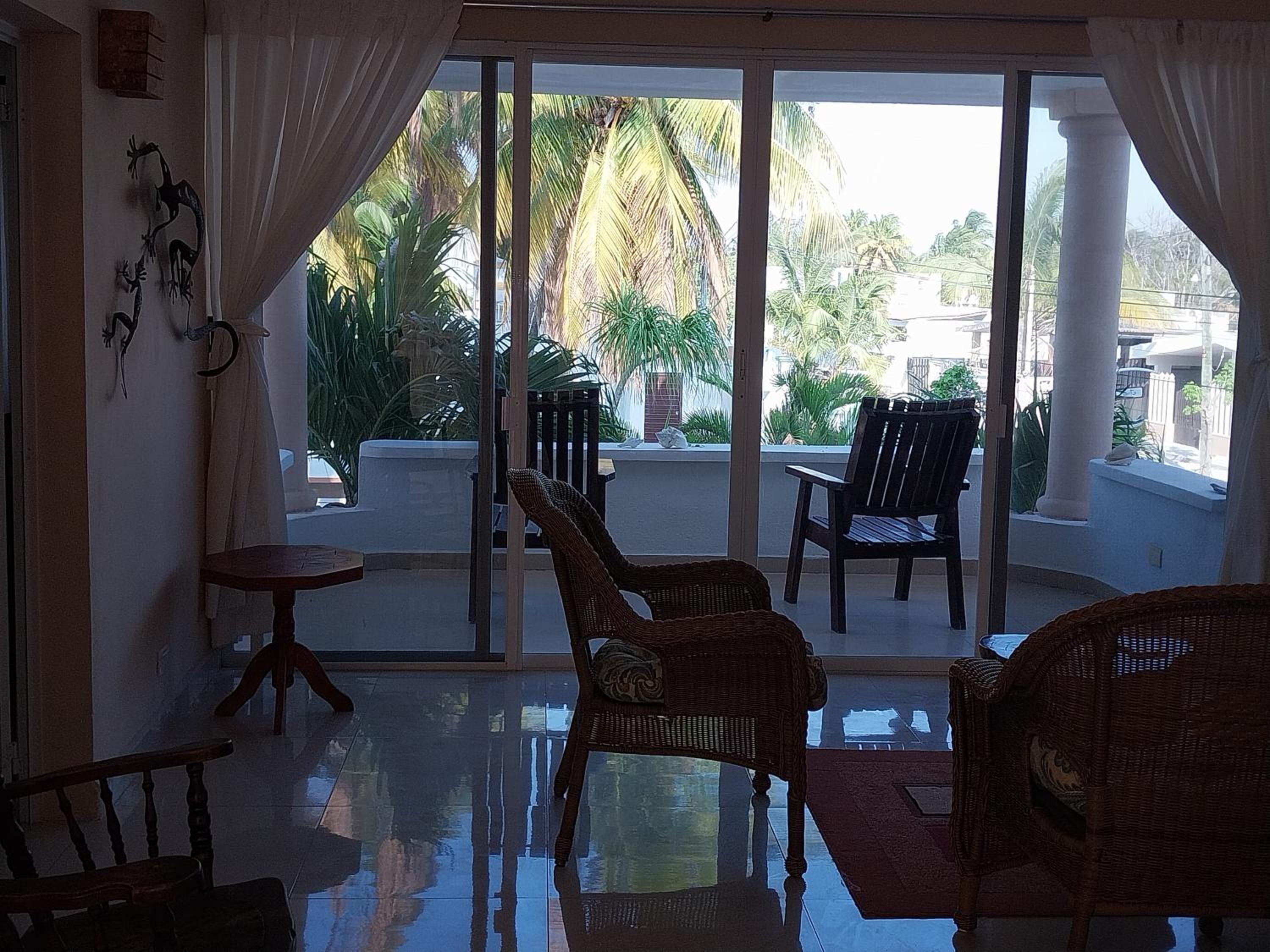 King Suite with Balcony - Photo 21