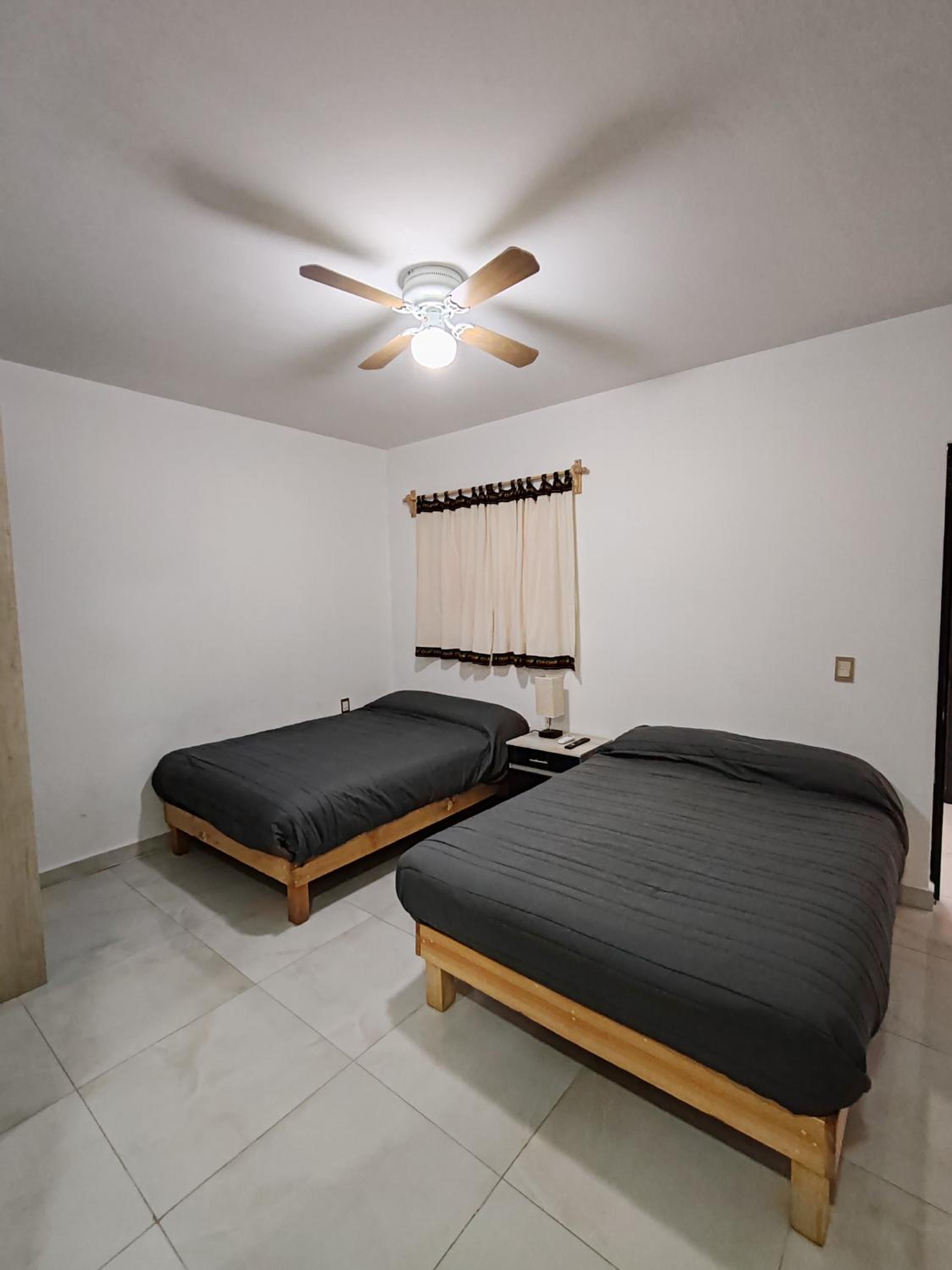 Deluxe Double Room with Two Double Beds - Photo 7