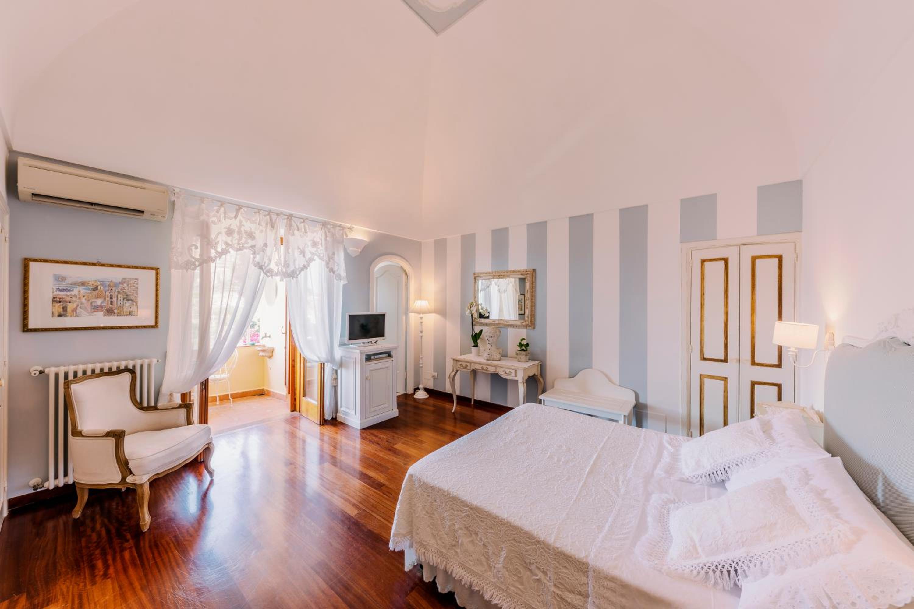 Superior Double Room - Photo 1