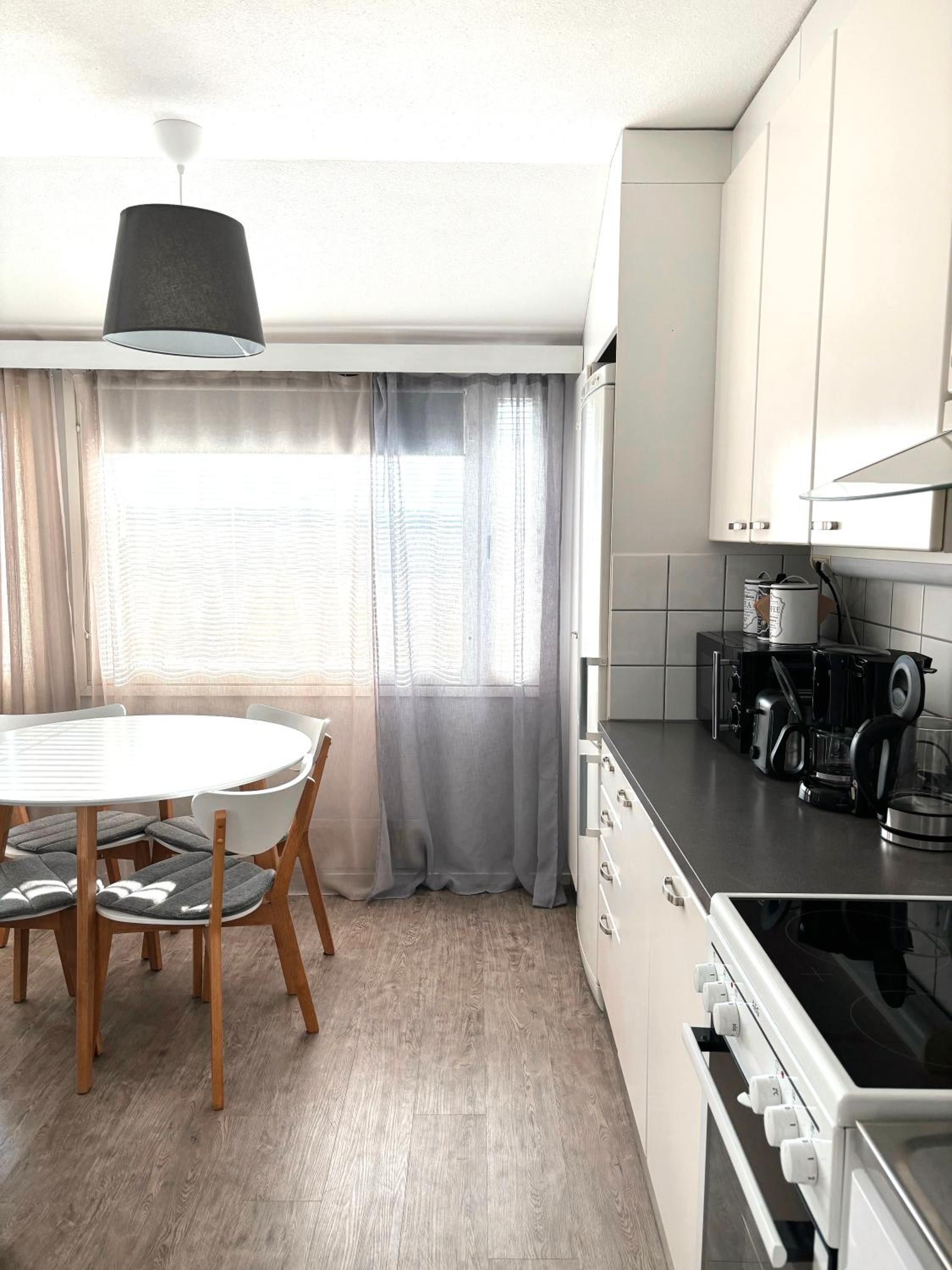 Deluxe Double Room with Balcony - Photo 4