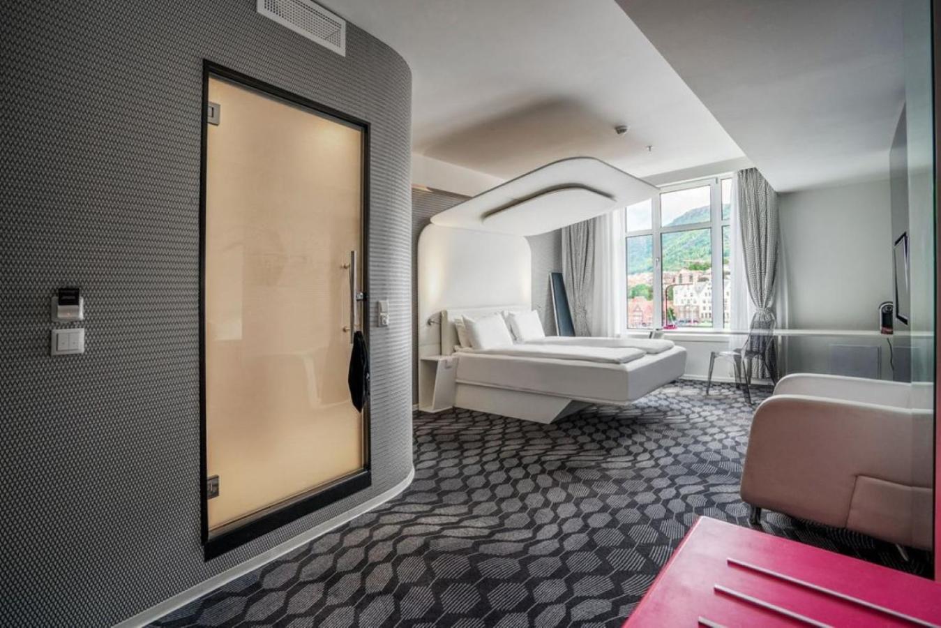 Superior Double Room With Sea View thumbnail 6