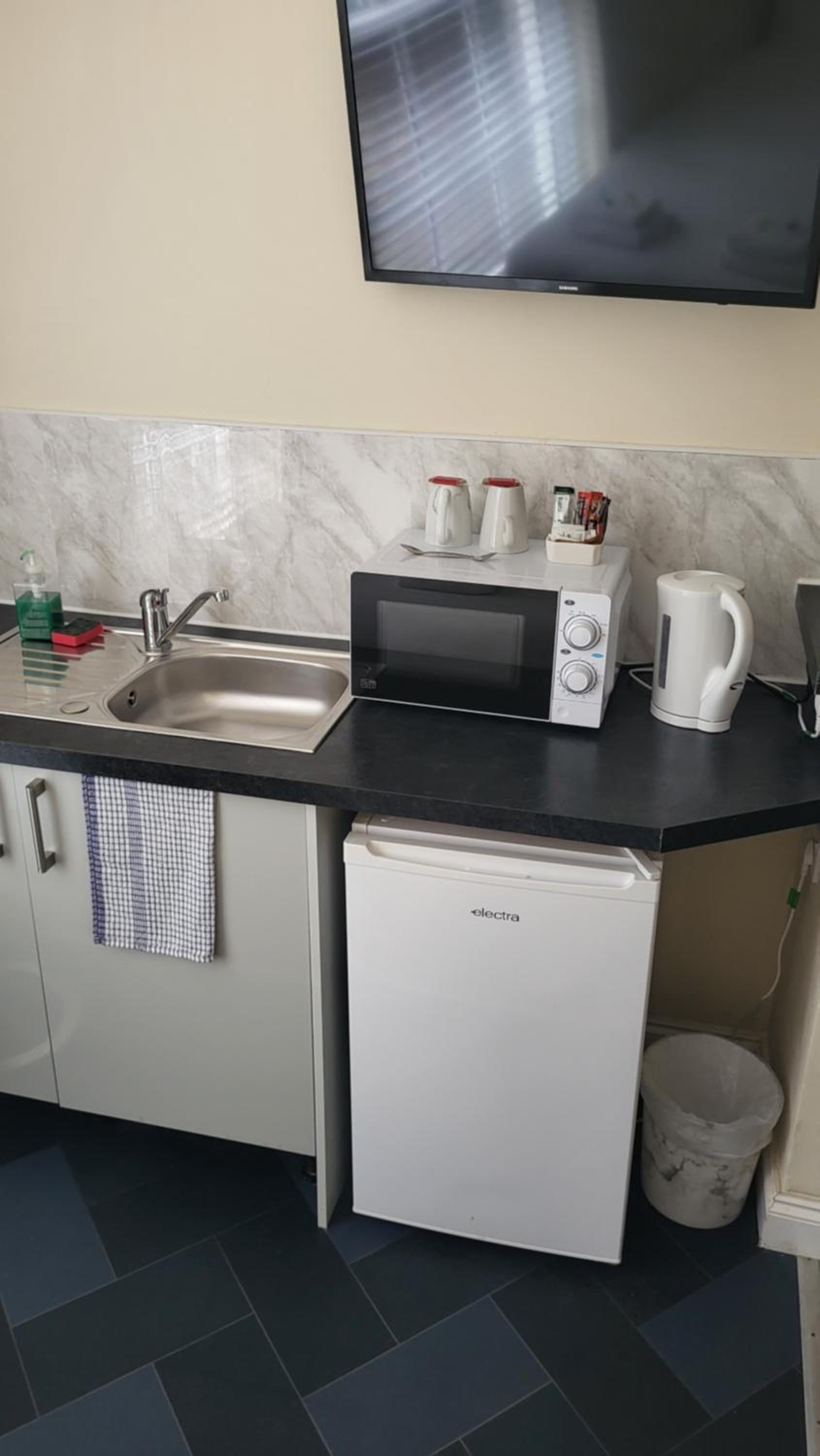 En-suite Small Double Room photo 2