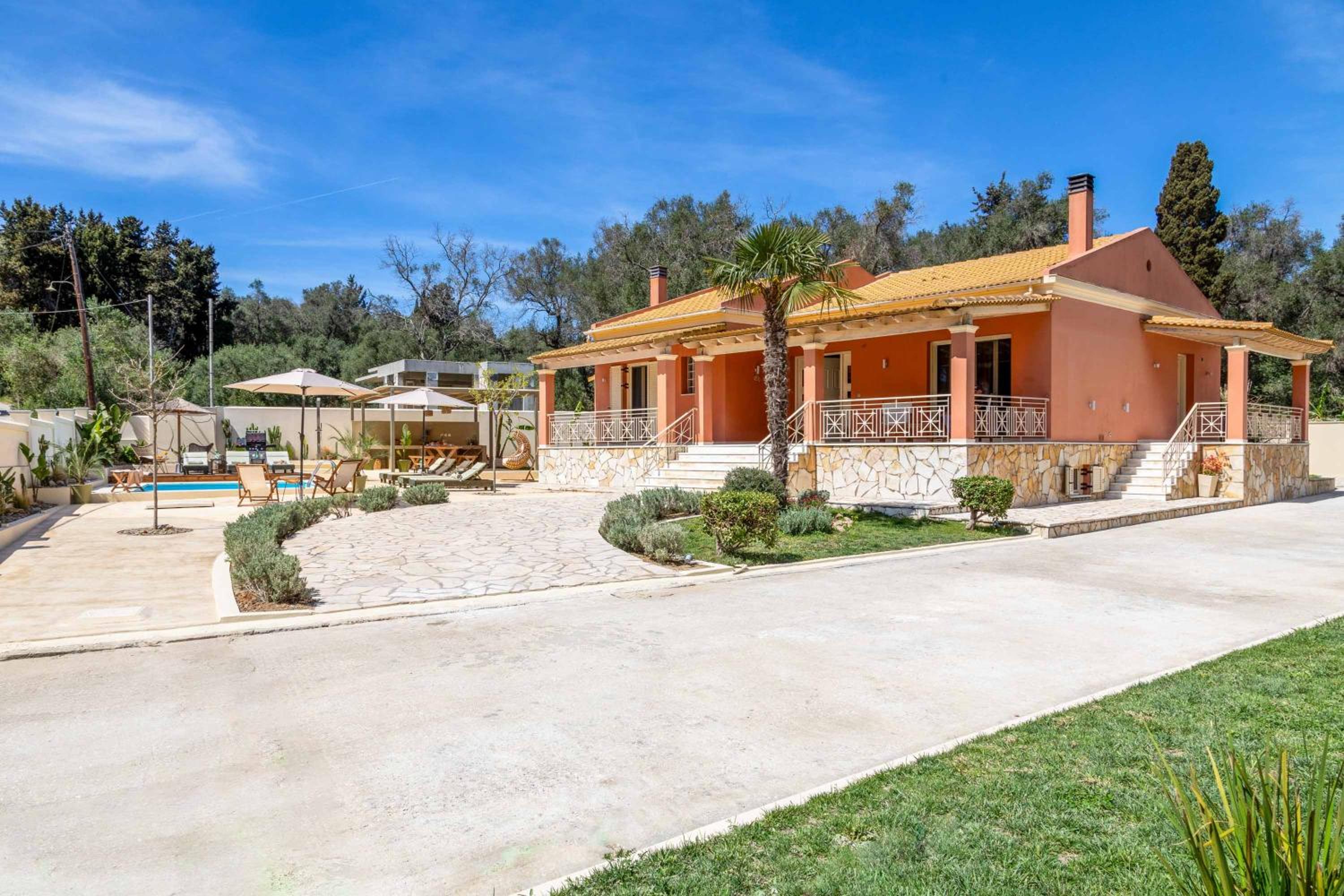Villa photo 3