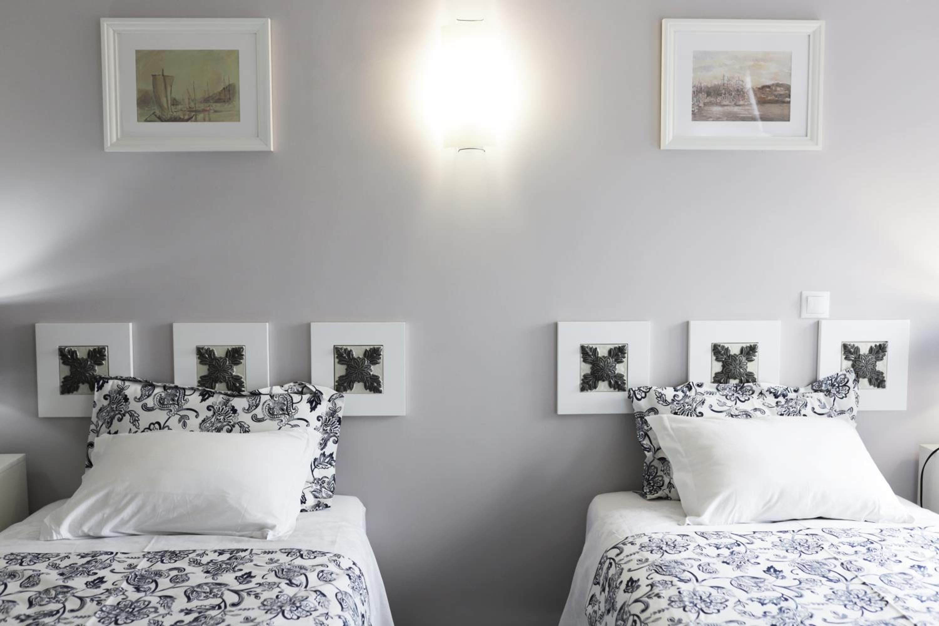 Twin Room - Photo 10