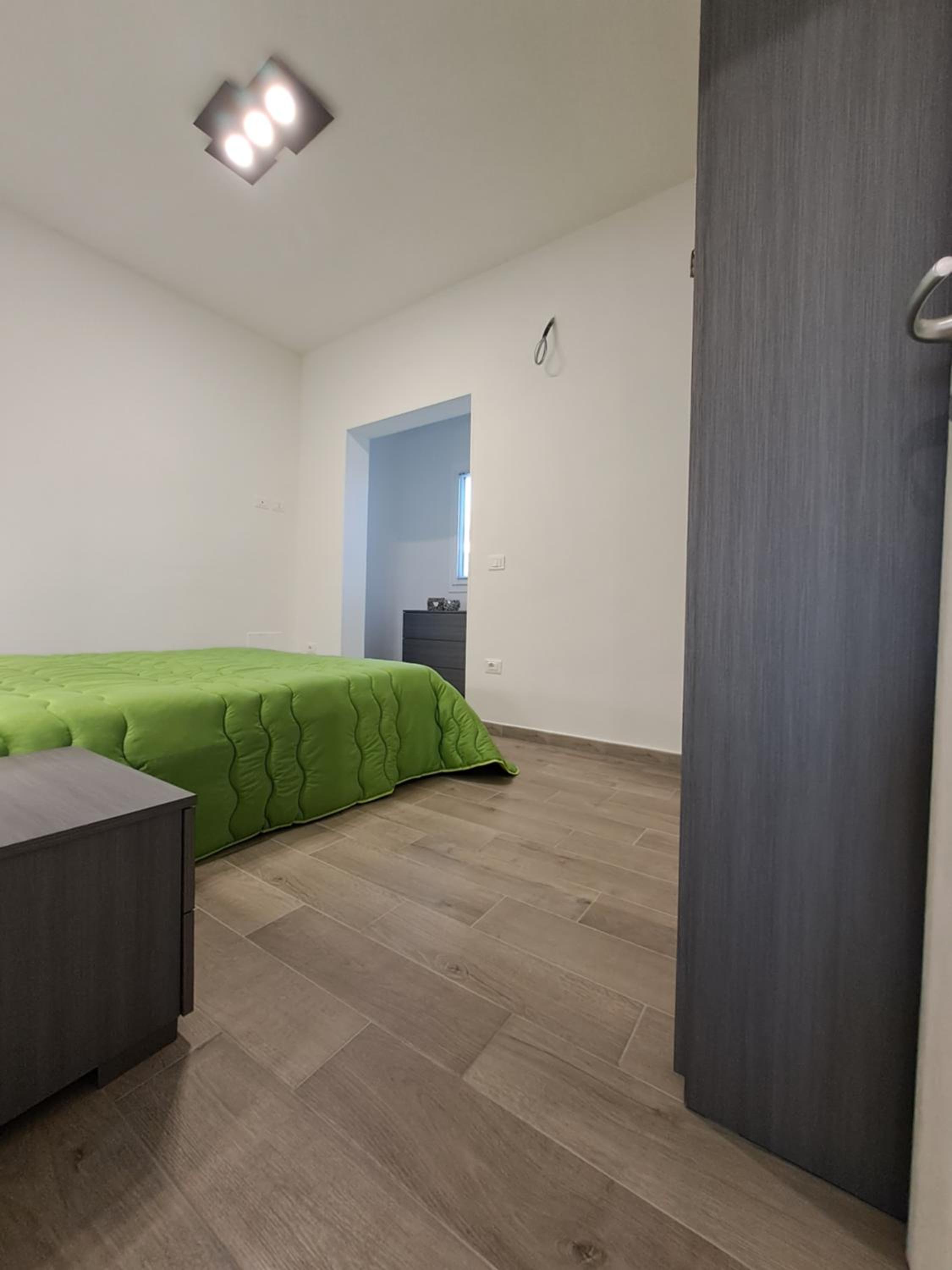 One-Bedroom Apartment with City View photo 2