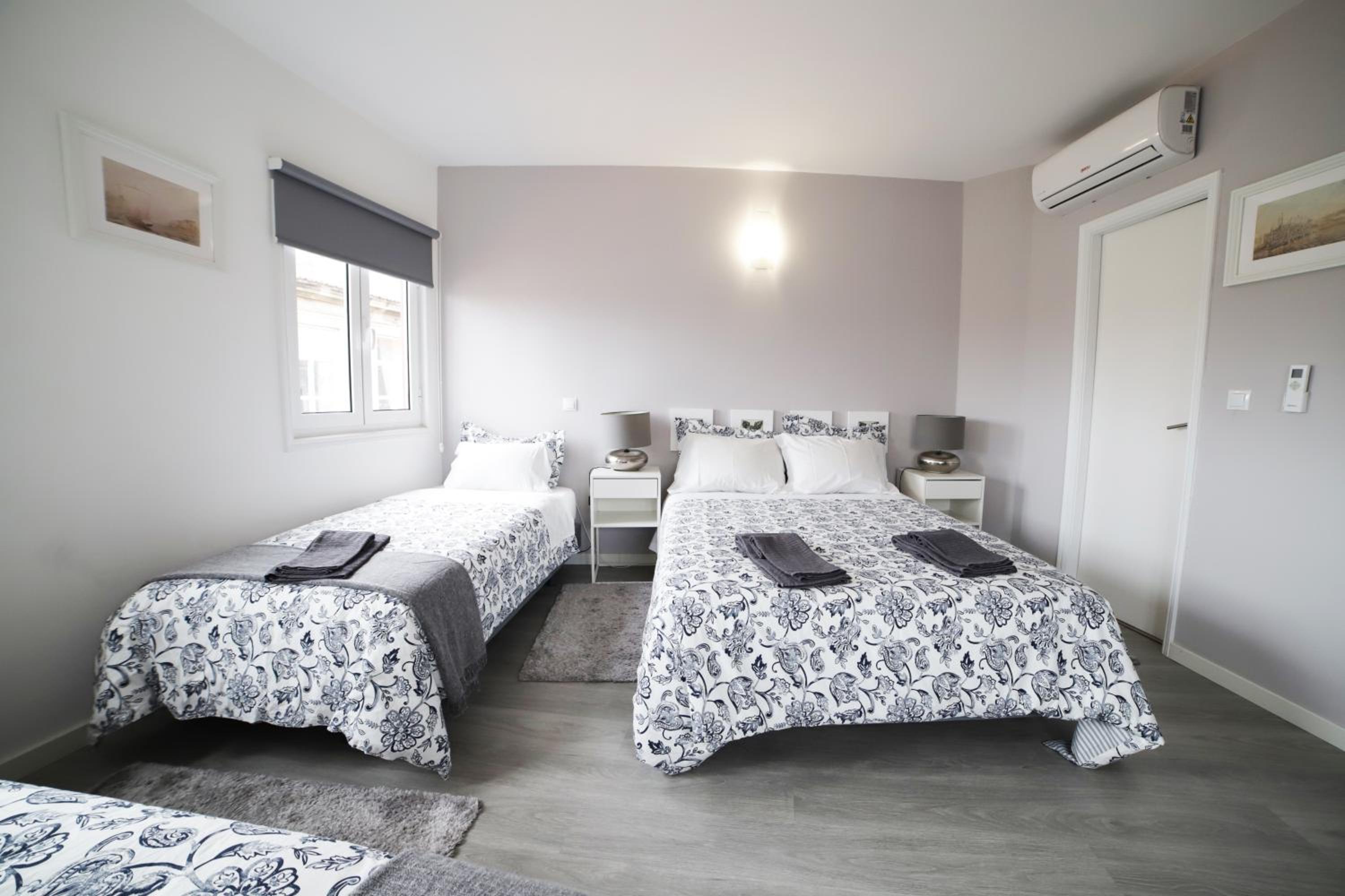 Classic Quadruple Room - Photo 11