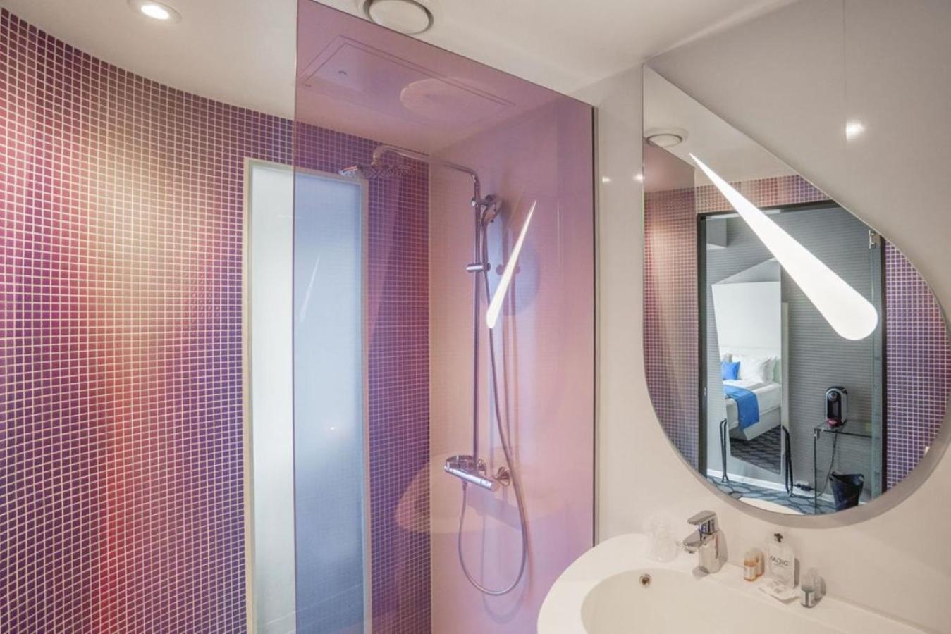 Superior Double Room With Sea View thumbnail 6