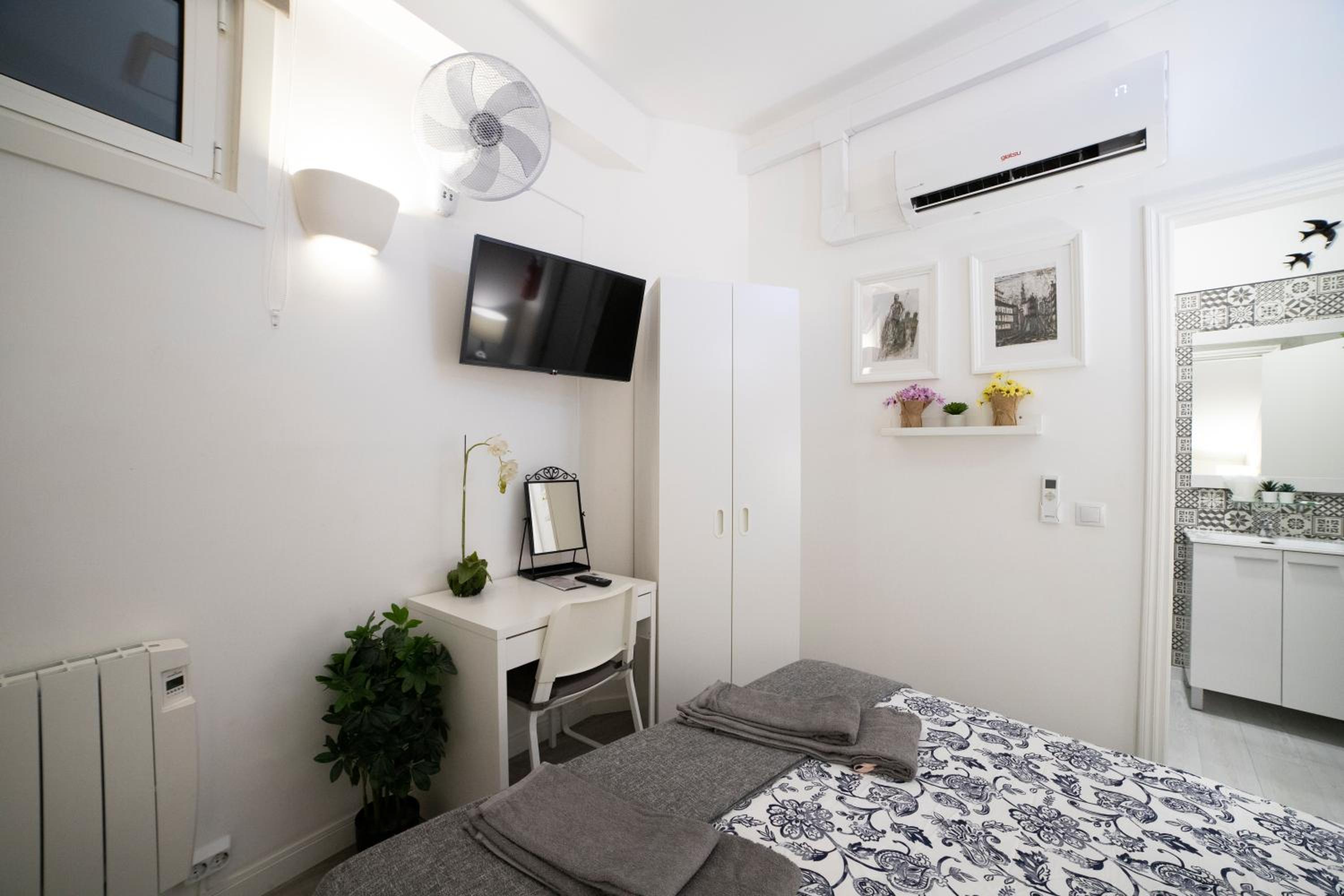 Inside Doube Room  - Photo 19