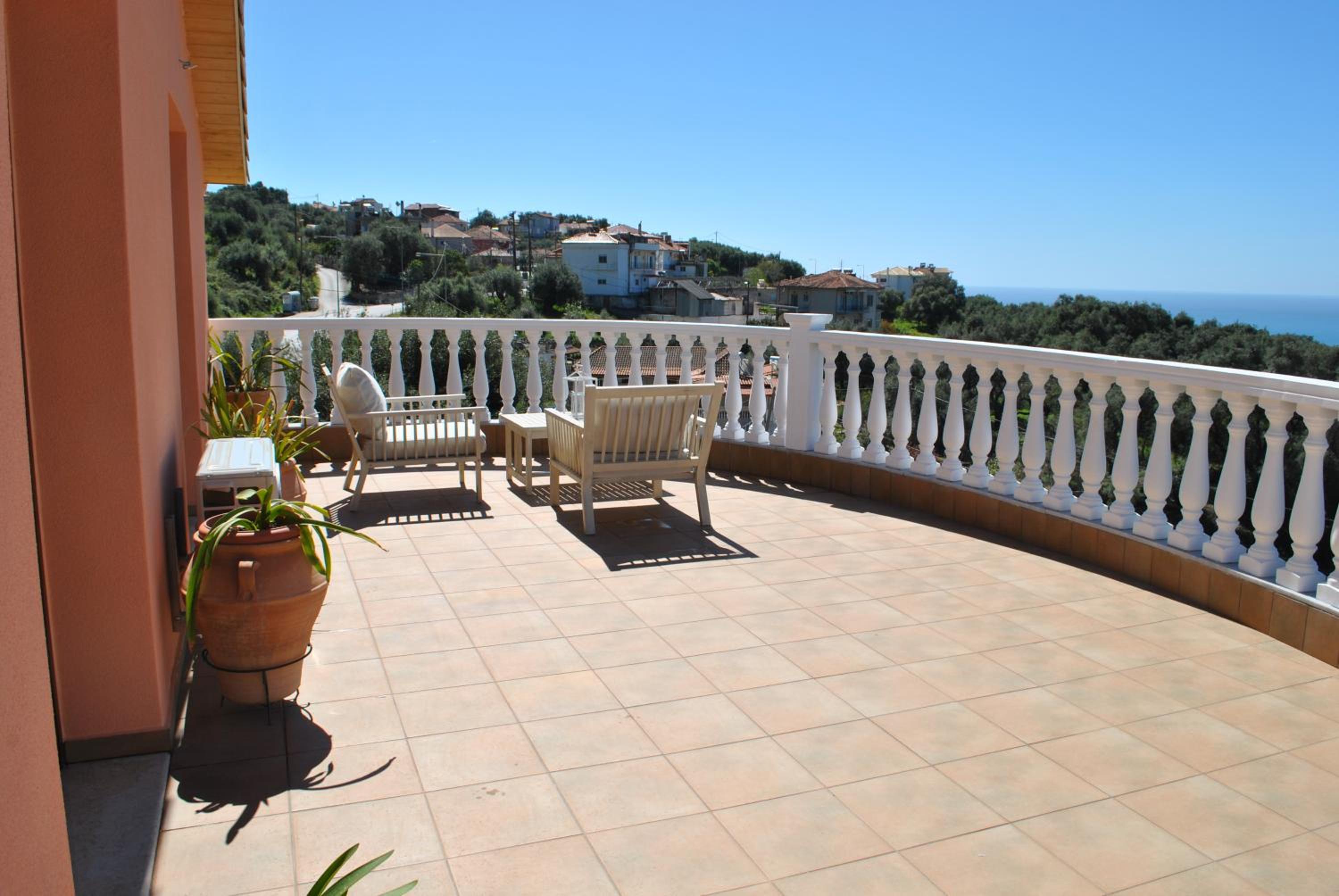 One-Bedroom Apartment with Sea View and Terrace photo 3